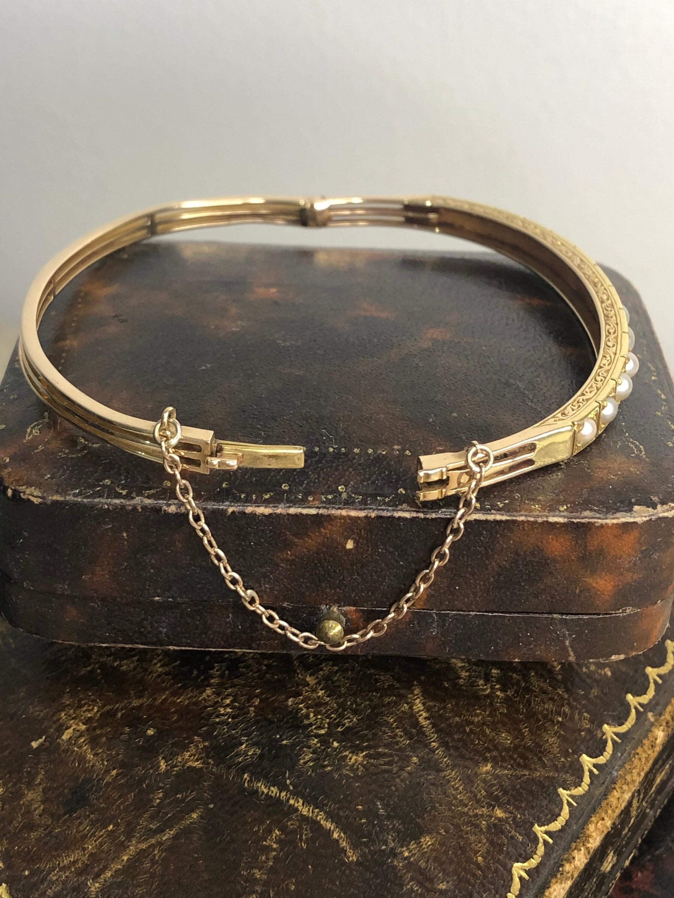 Round Cut Antique 15ct Gold Victorian Pearl Bangle For Sale