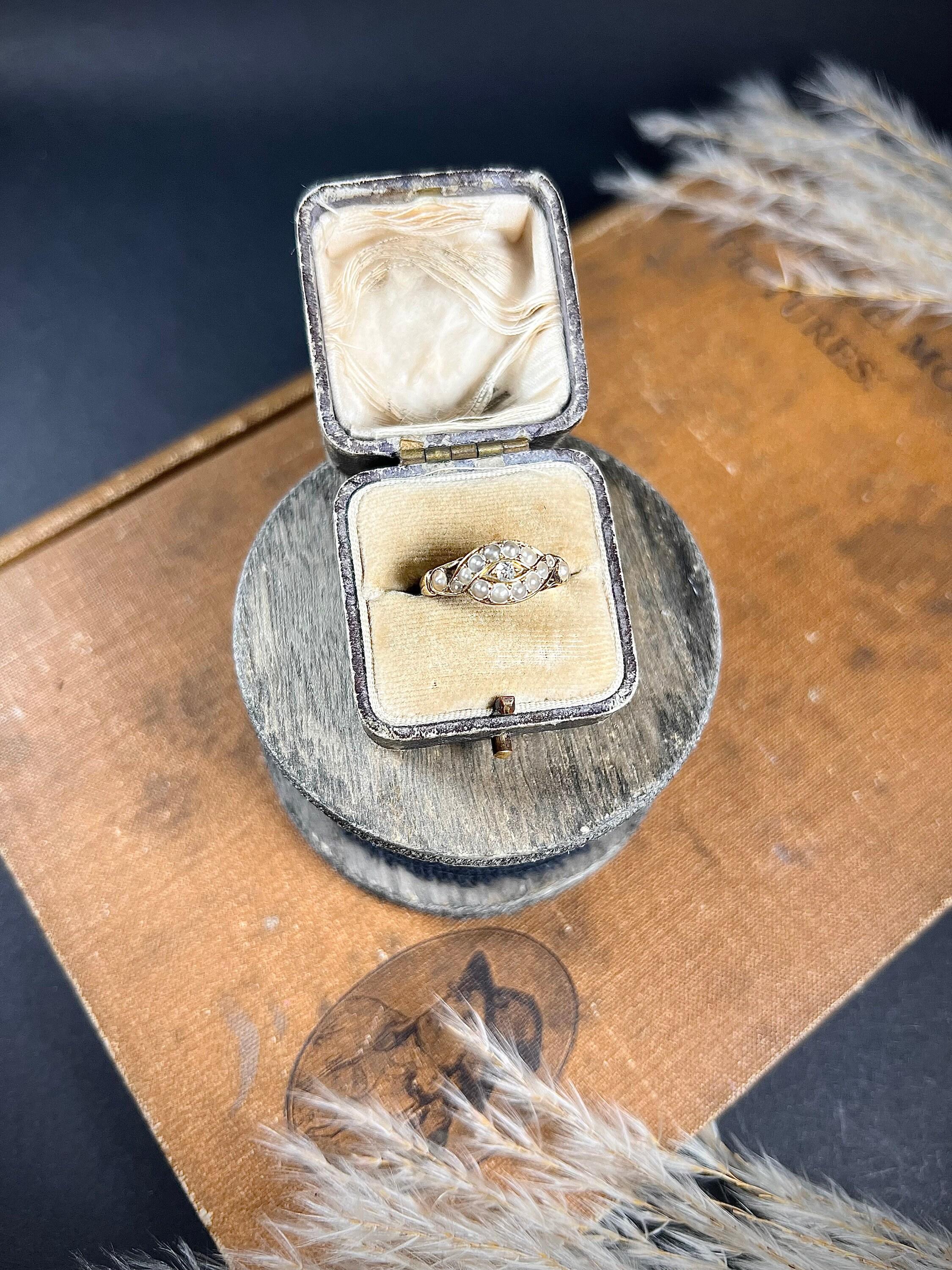 Antique 15ct Gold Victorian, Pearl & Diamond Ring In Good Condition For Sale In Brighton, GB