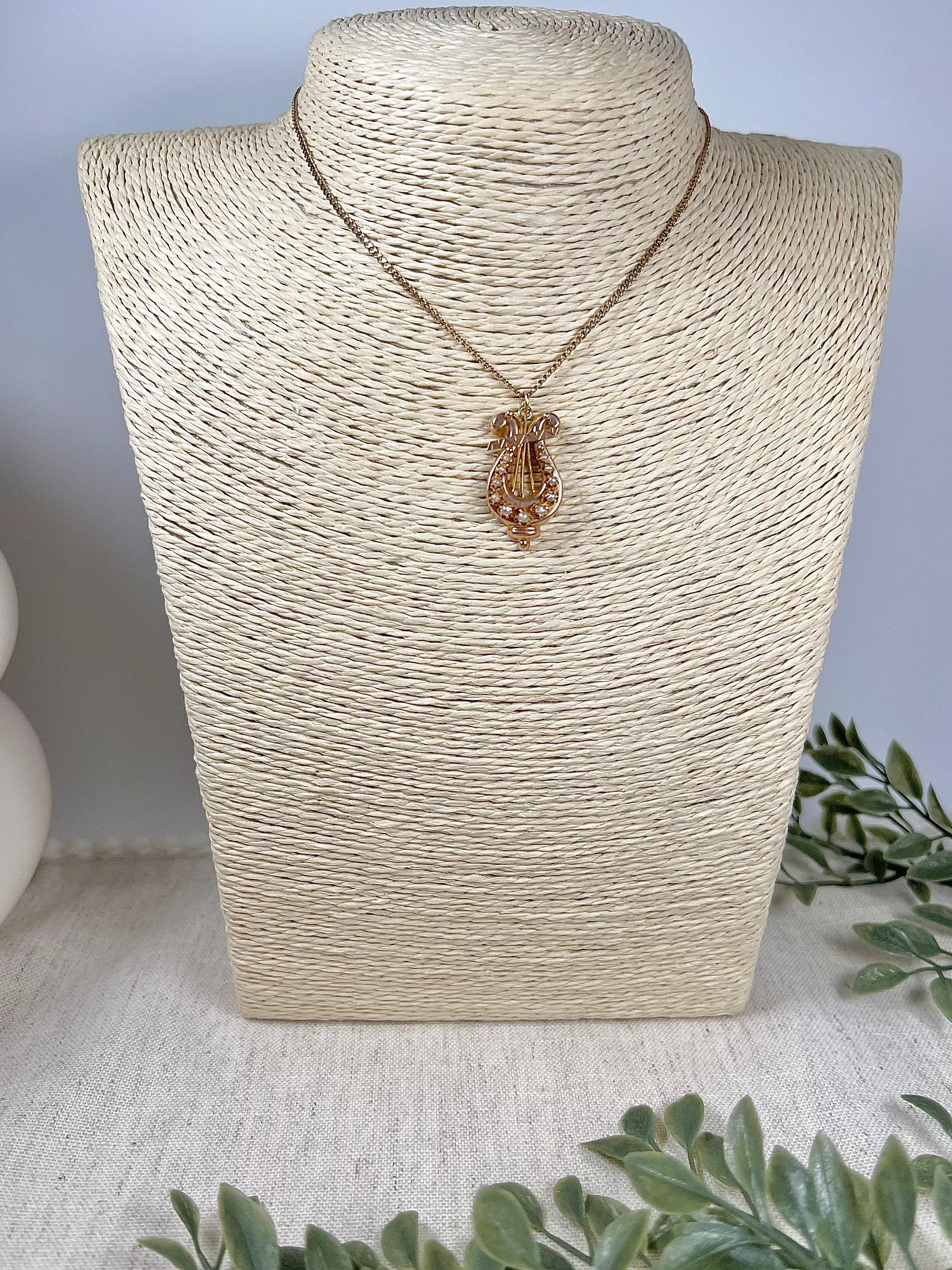 Antique 15ct Gold, Victorian Pearl Harp Pendant For Sale 1