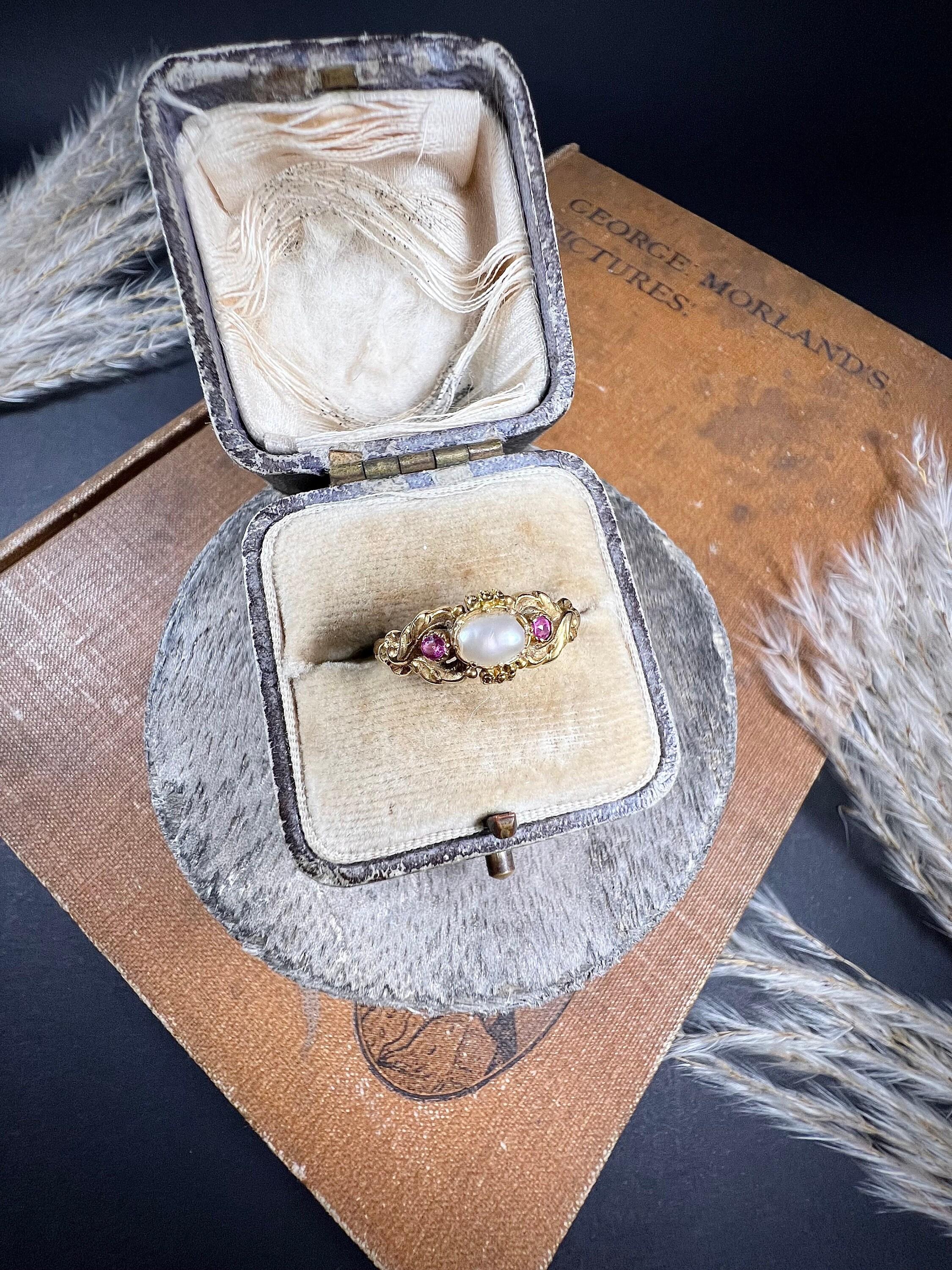 Antike 15ct Gold viktorianischen Rubin & Perle Ring mit verzierten Gold Arbeit im Angebot 5