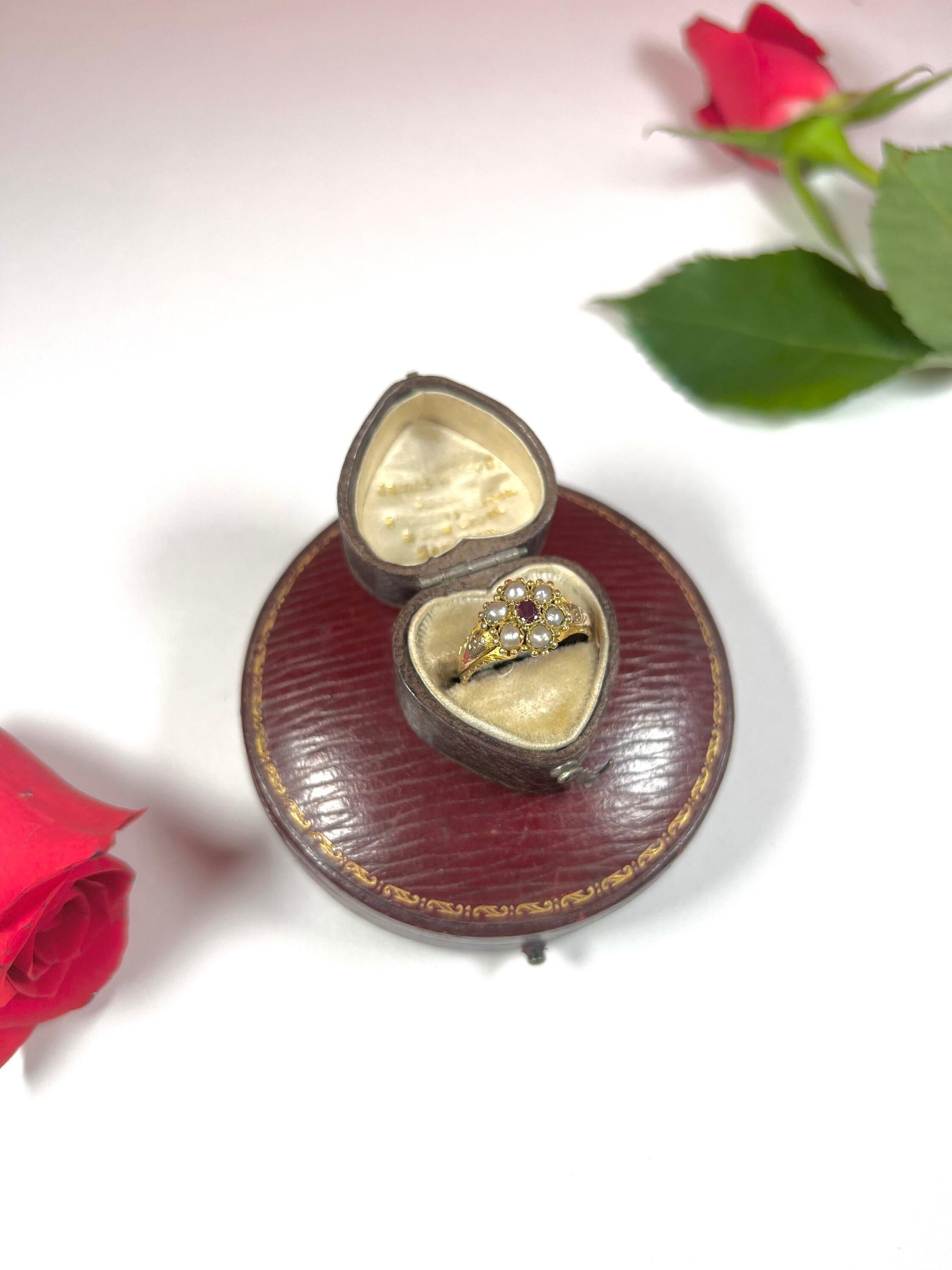 Antike 15ct Gold viktorianischen Rubin & Seed Pearl Daisy Cluster Ring im Angebot 5