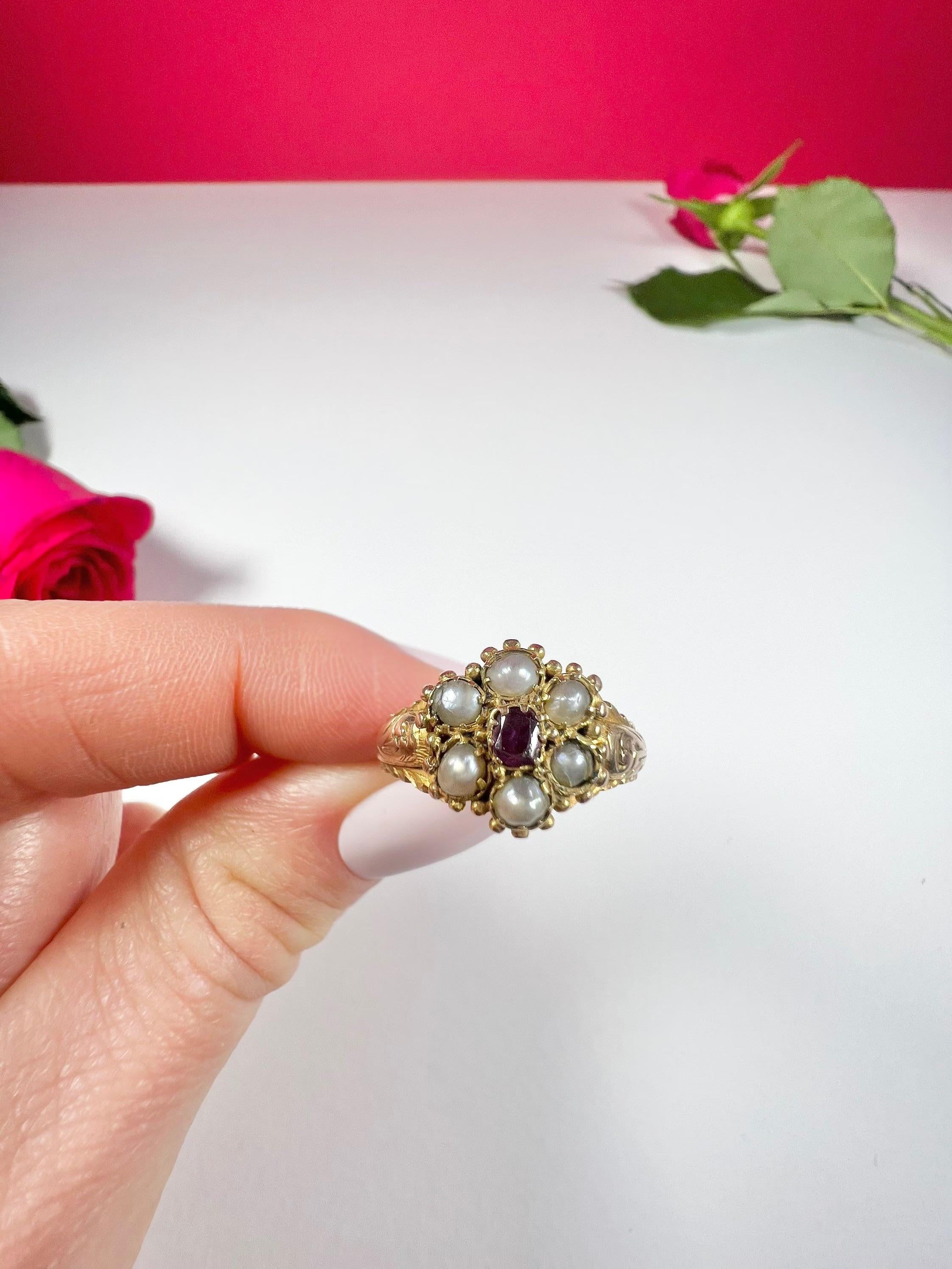 Antike 15ct Gold viktorianischen Rubin & Seed Pearl Daisy Cluster Ring im Angebot 1