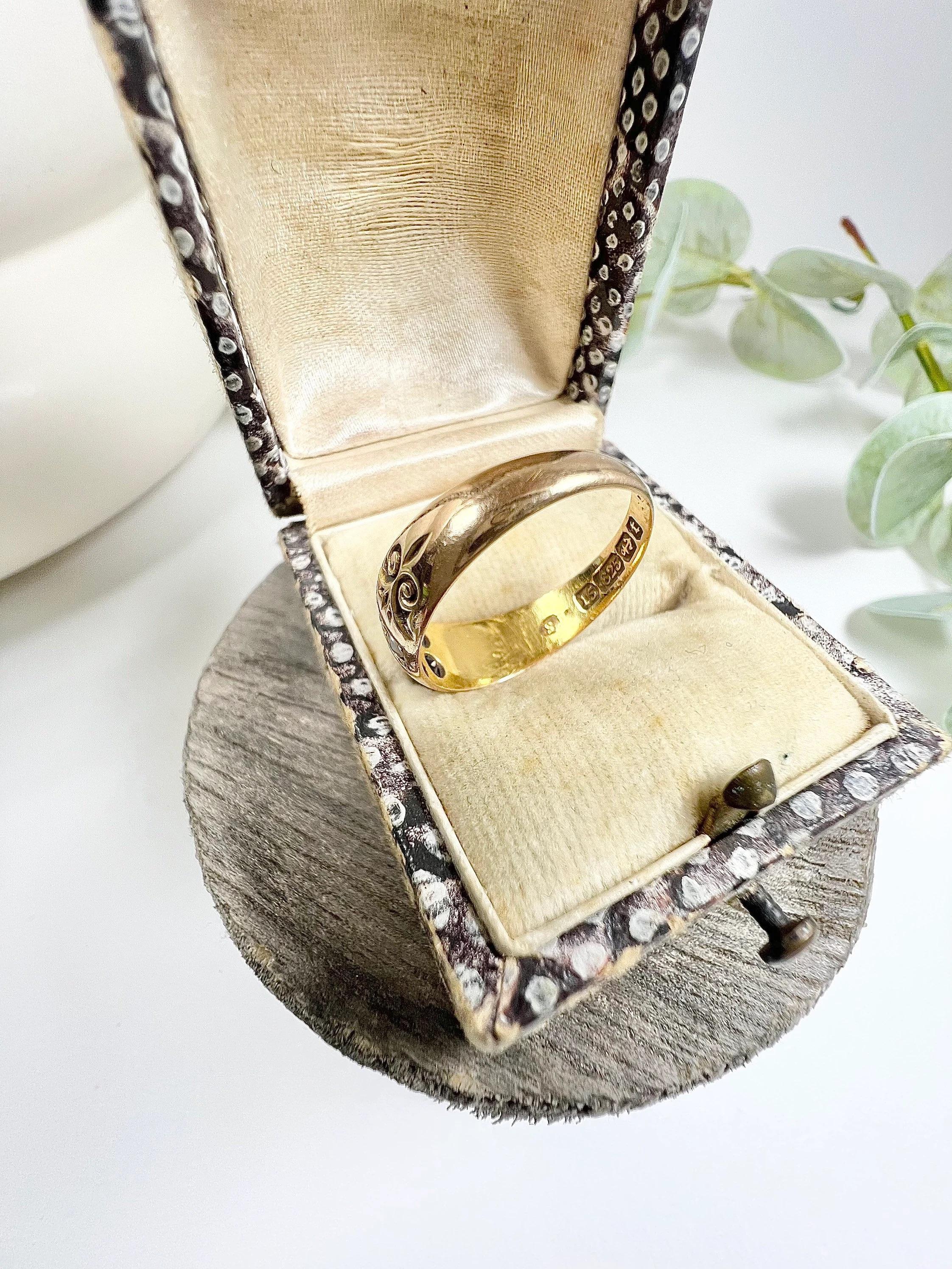 Round Cut Antique 15ct Gold Victorian Sapphire & Pearl Ring Hallmarked Birmingham 1893