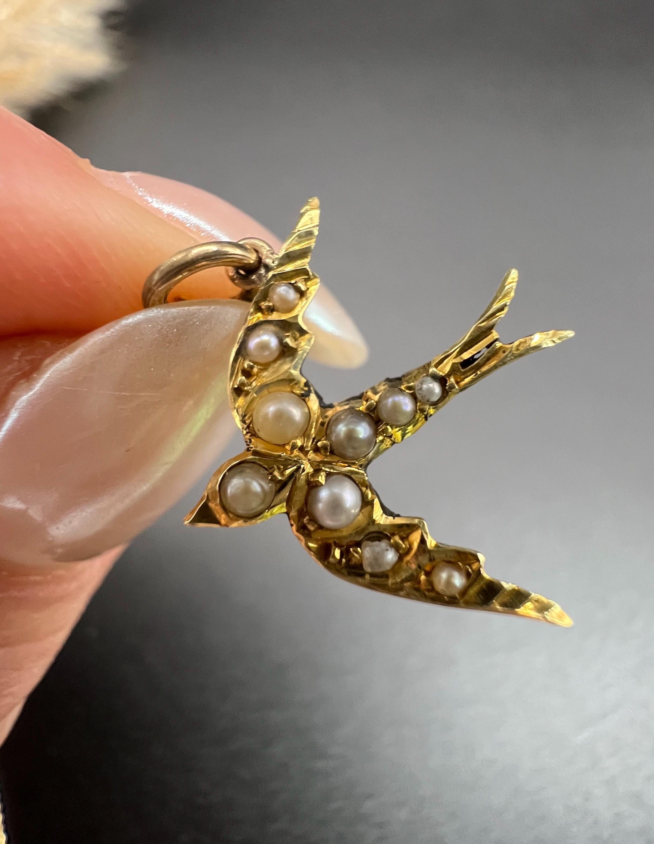 Antique 15ct Gold, Victorian Seed Pearl Swallow Pendant Necklace For Sale 3