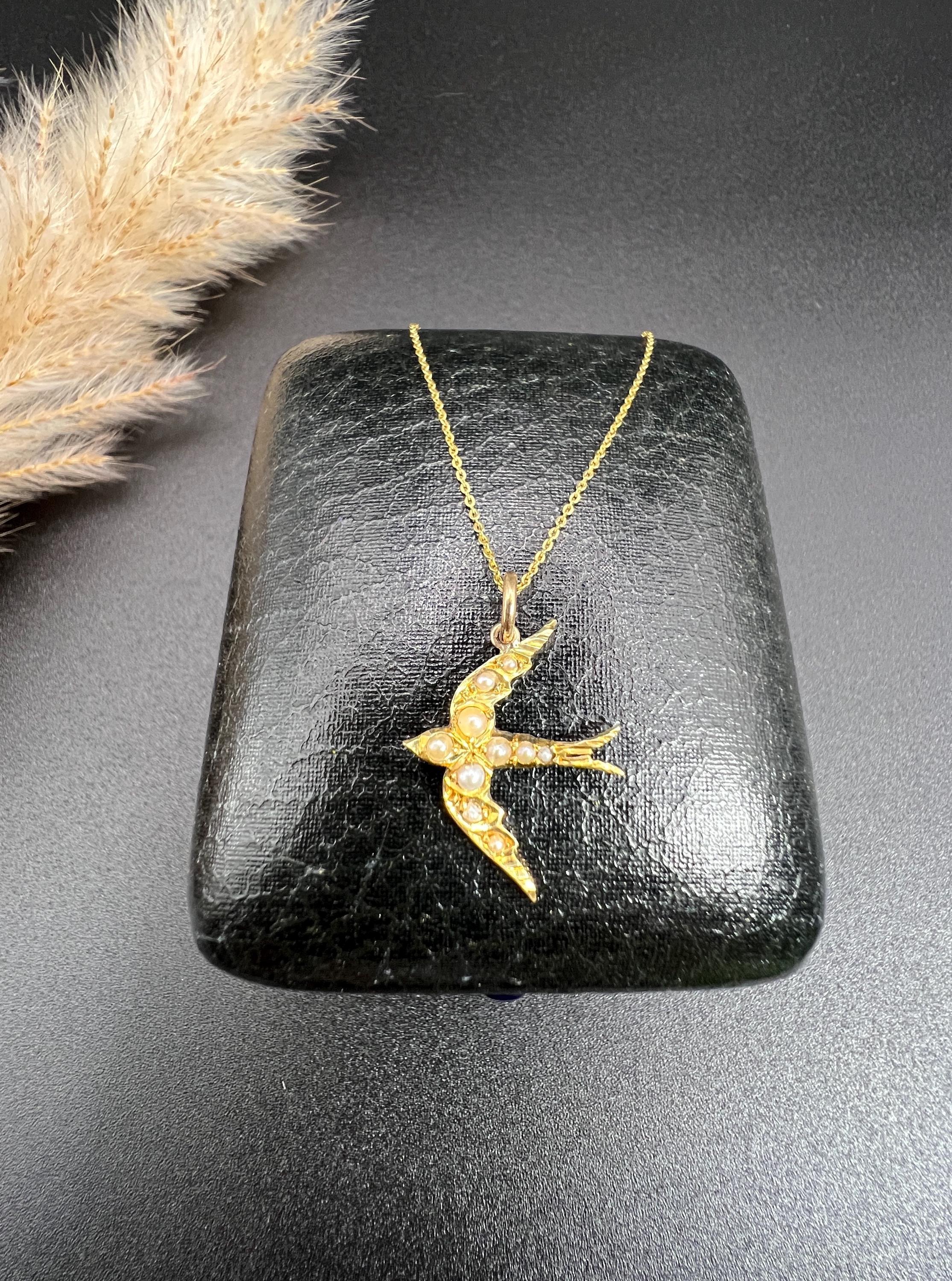 Antique 15ct Gold, Victorian Seed Pearl Swallow Pendant Necklace For Sale 4