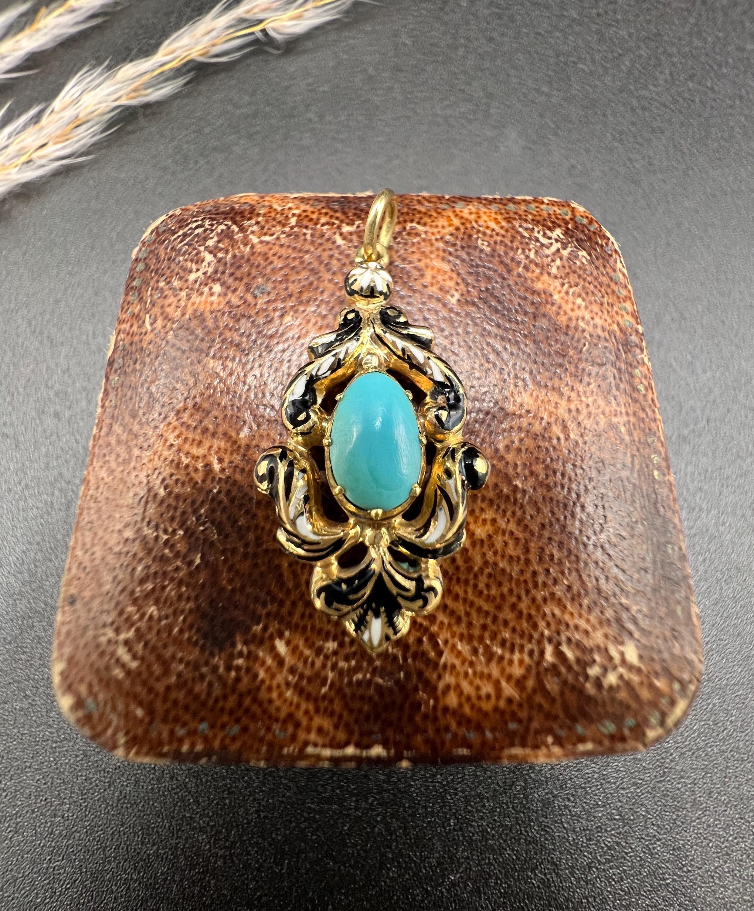 Antico ciondolo vittoriano in oro 15ct con turchese e smalto in vendita 3