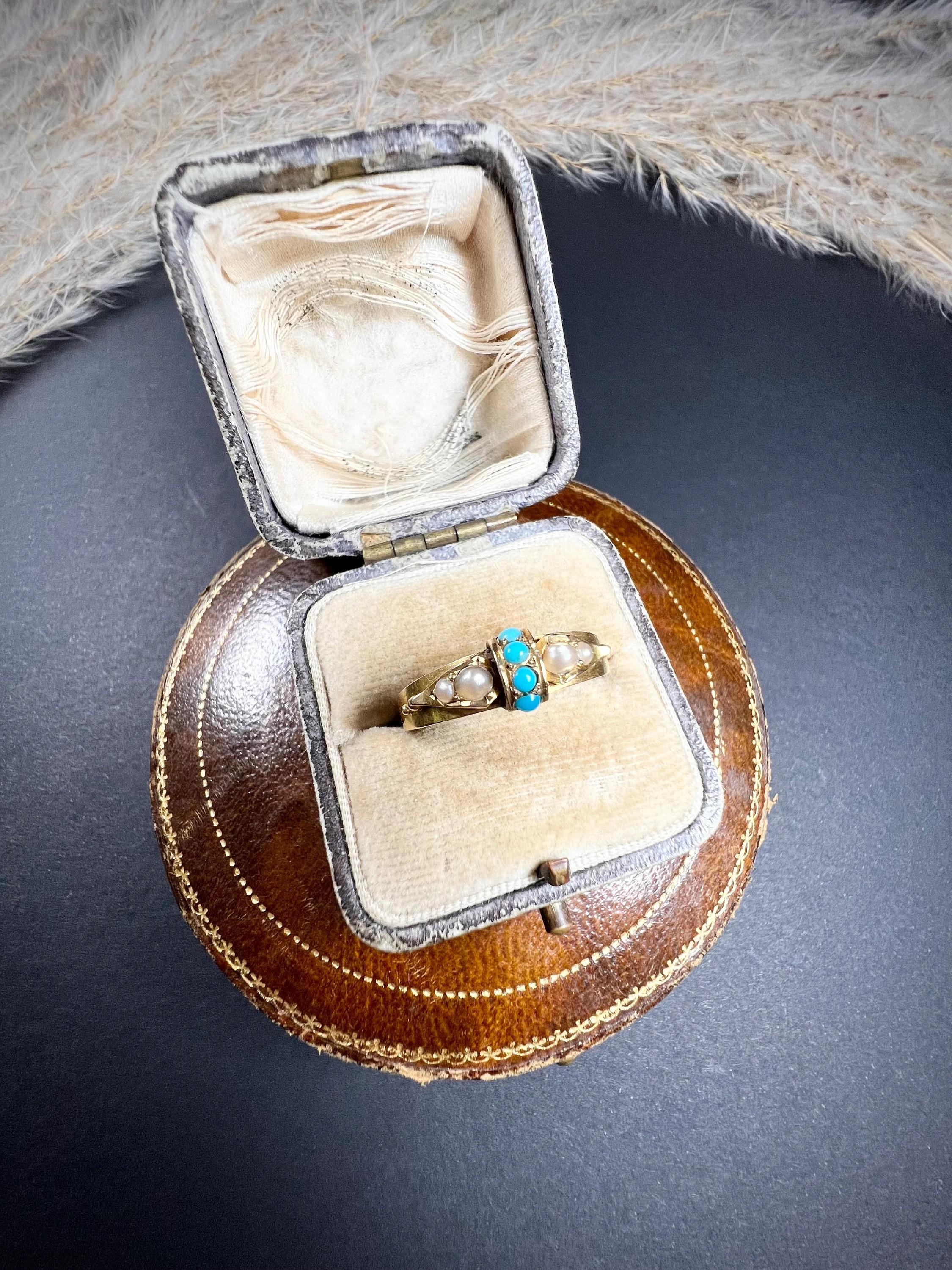 Antique 15ct Gold Victorian Turquoise & Pearl Band Ring In Good Condition For Sale In Brighton, GB