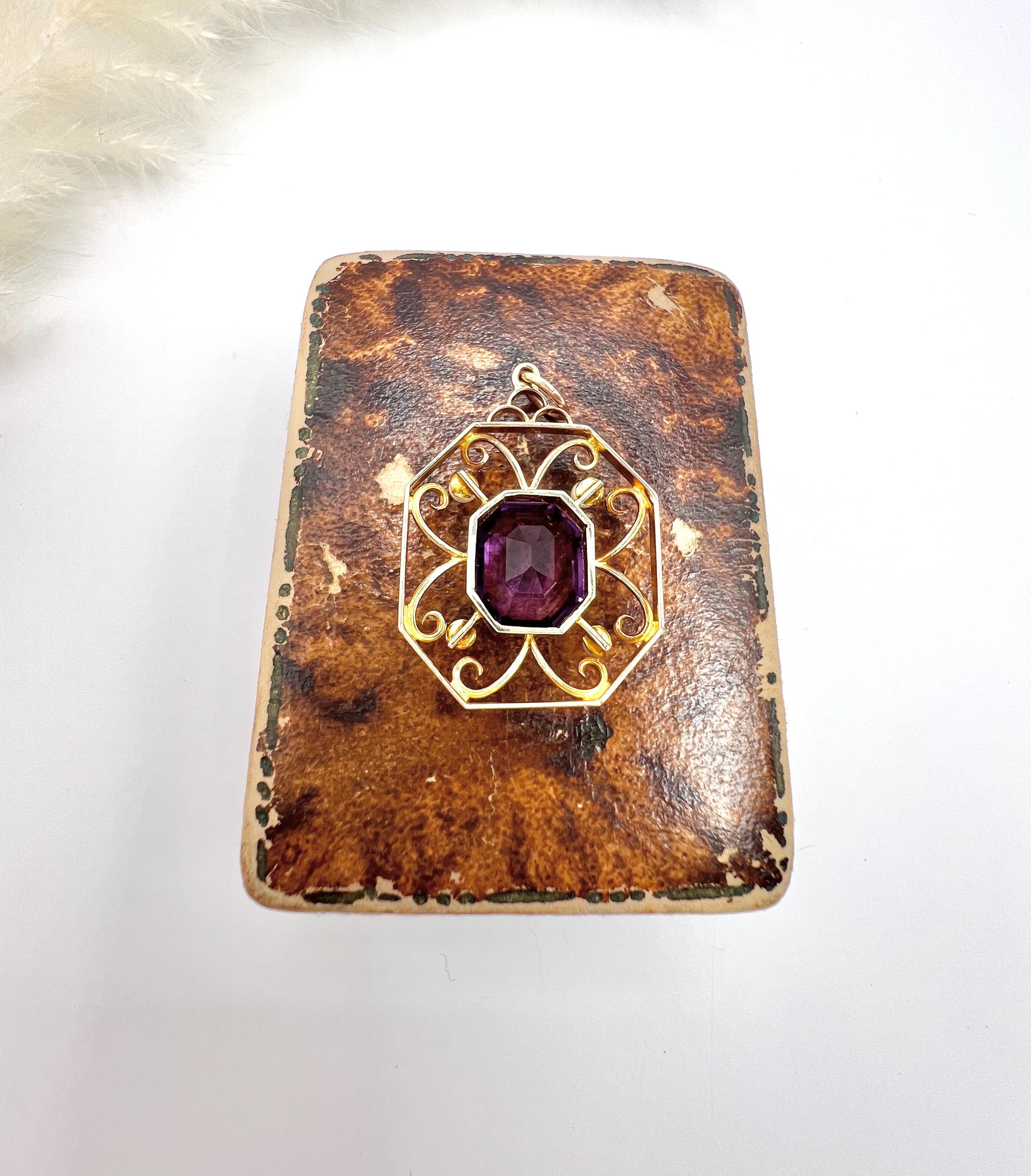 Antiker Anhänger aus 15 Karat Roségold, achteckigem Edwardianischem Amethyst und Saatperlen-Anhänger im Angebot 4