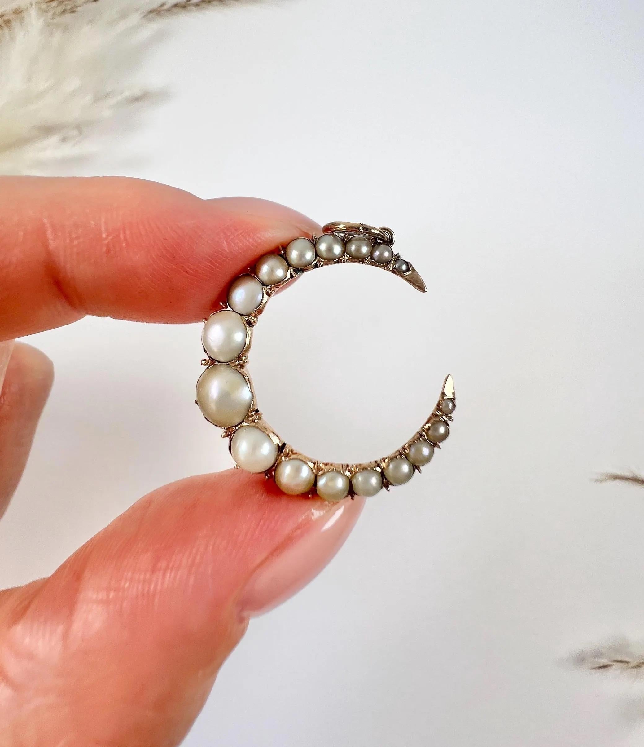 Pendentif ancien en or rose 15 carats, perle édouardienne Crescent Moon Bon état - En vente à Brighton, GB