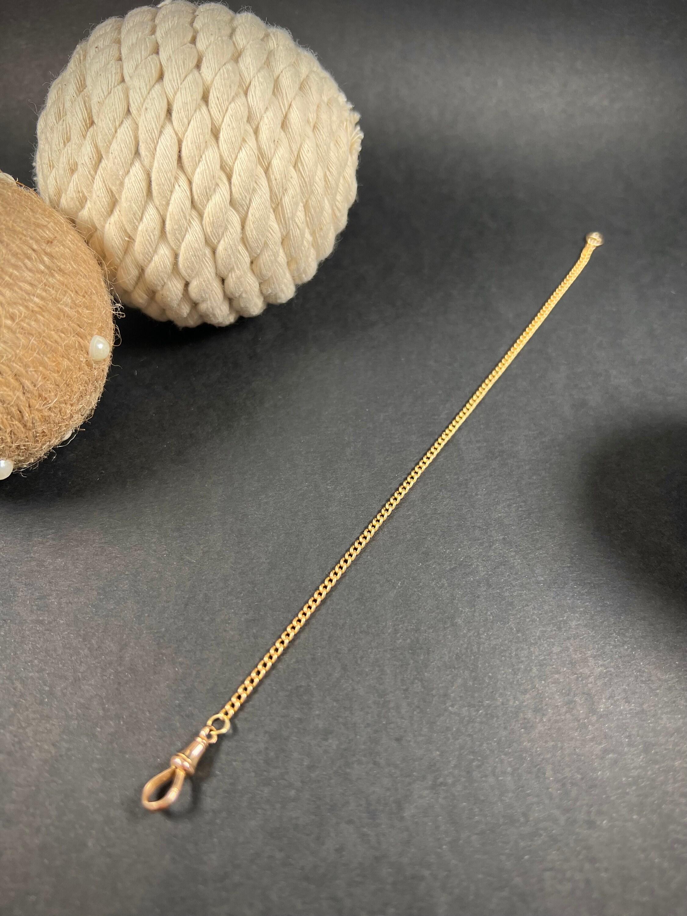Antique Curb Bracelet 

15ct Gold Tagged & Stamped 

Circa 1900

This beautiful antique curb link bracelet is made of 15ct gold and features a swivel clasp fastening, making it easy to put on and take off. The bracelet is tagged and stamped,
