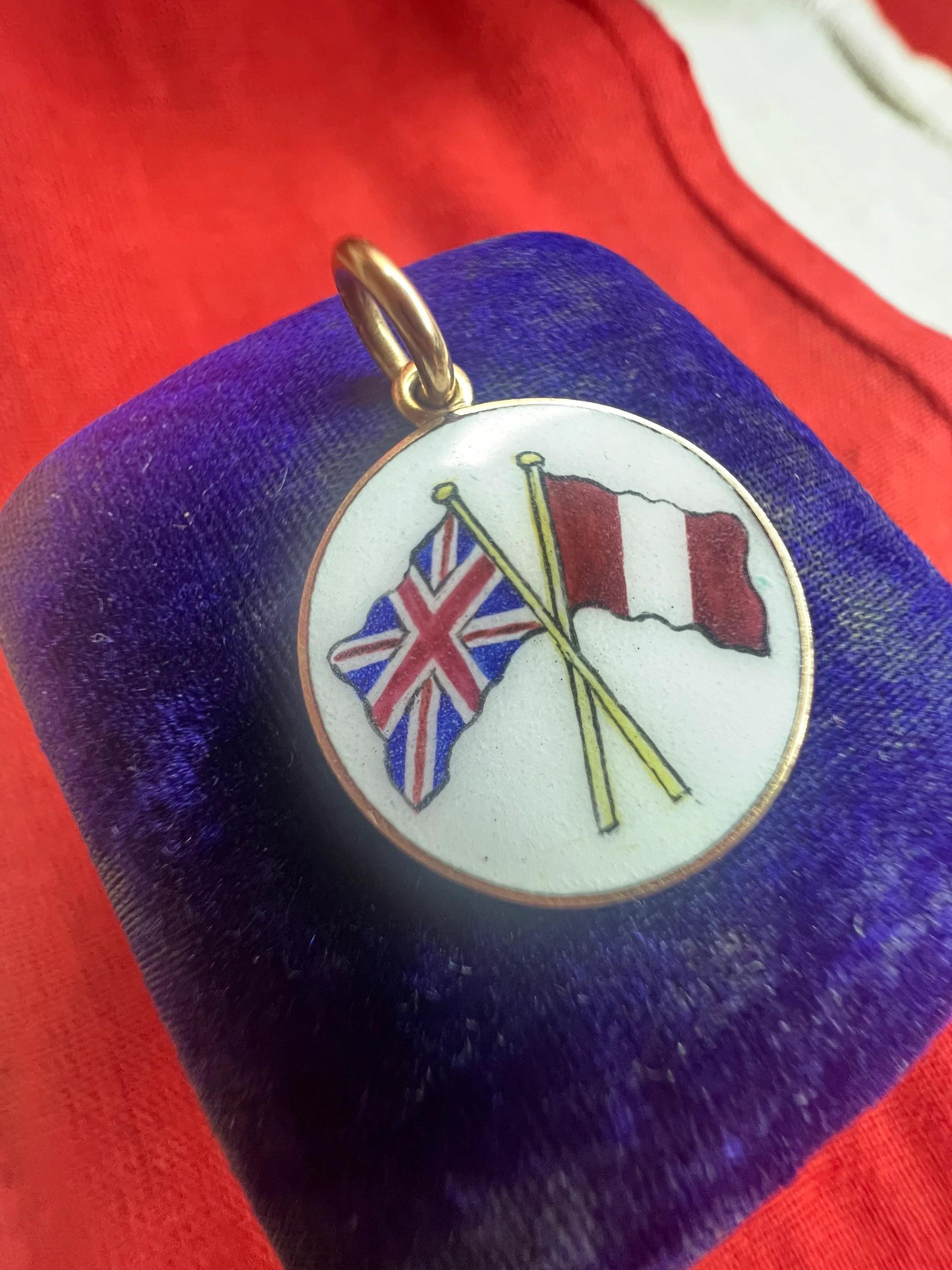 Antique 15ct Rose Gold Union Jack & Peru Friendship Flag Pendant For Sale 1