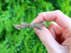 Antique Victorian 15k Tri-Coloured Gold Bow Brooch