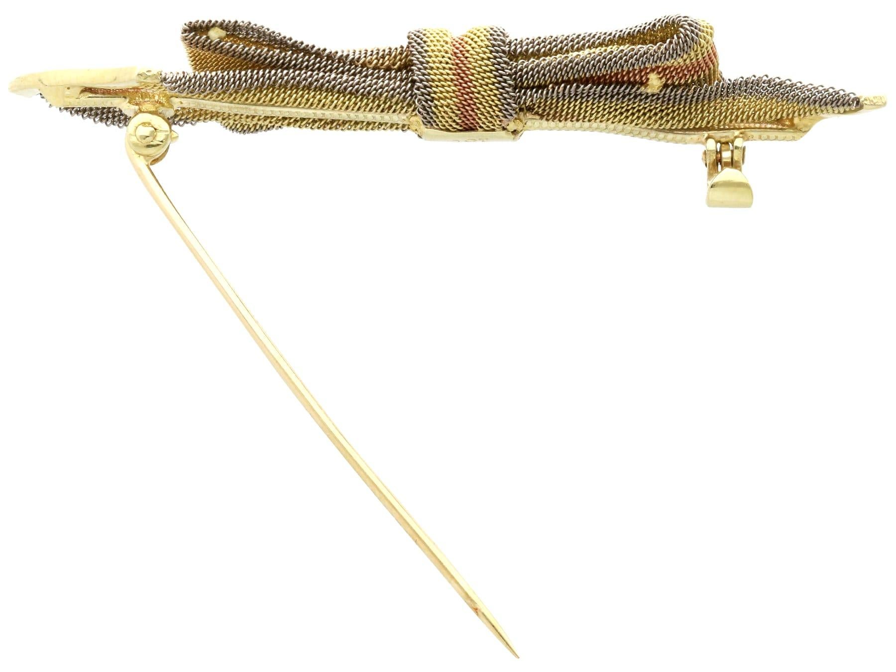 Antique Victorian 15k Tri-Coloured Gold Bow Brooch For Sale 3