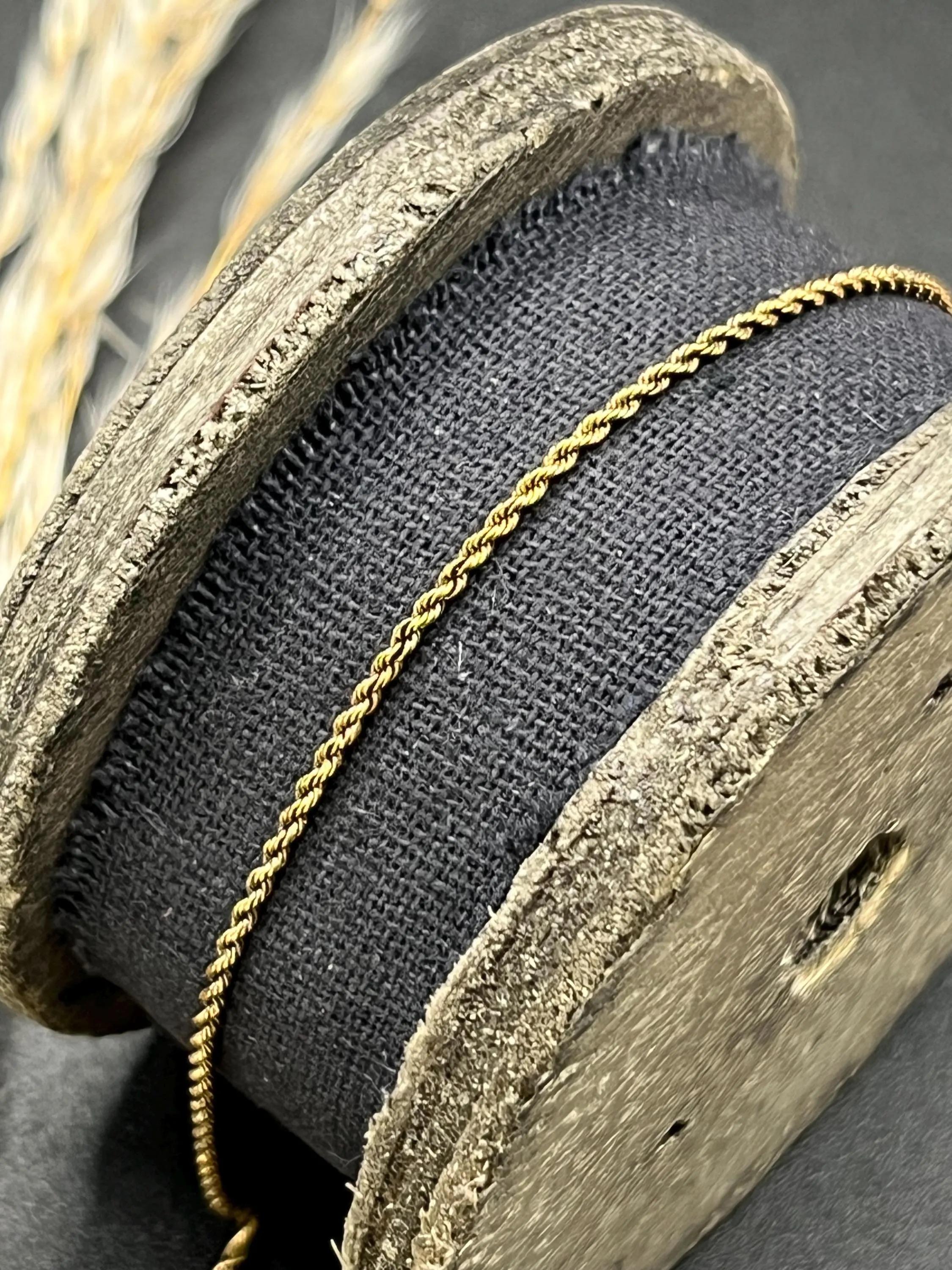 Antique 15ct Yellow Gold 15 Inch, Solid Rope Chain with Barrel and Torpedo Clasp For Sale 1