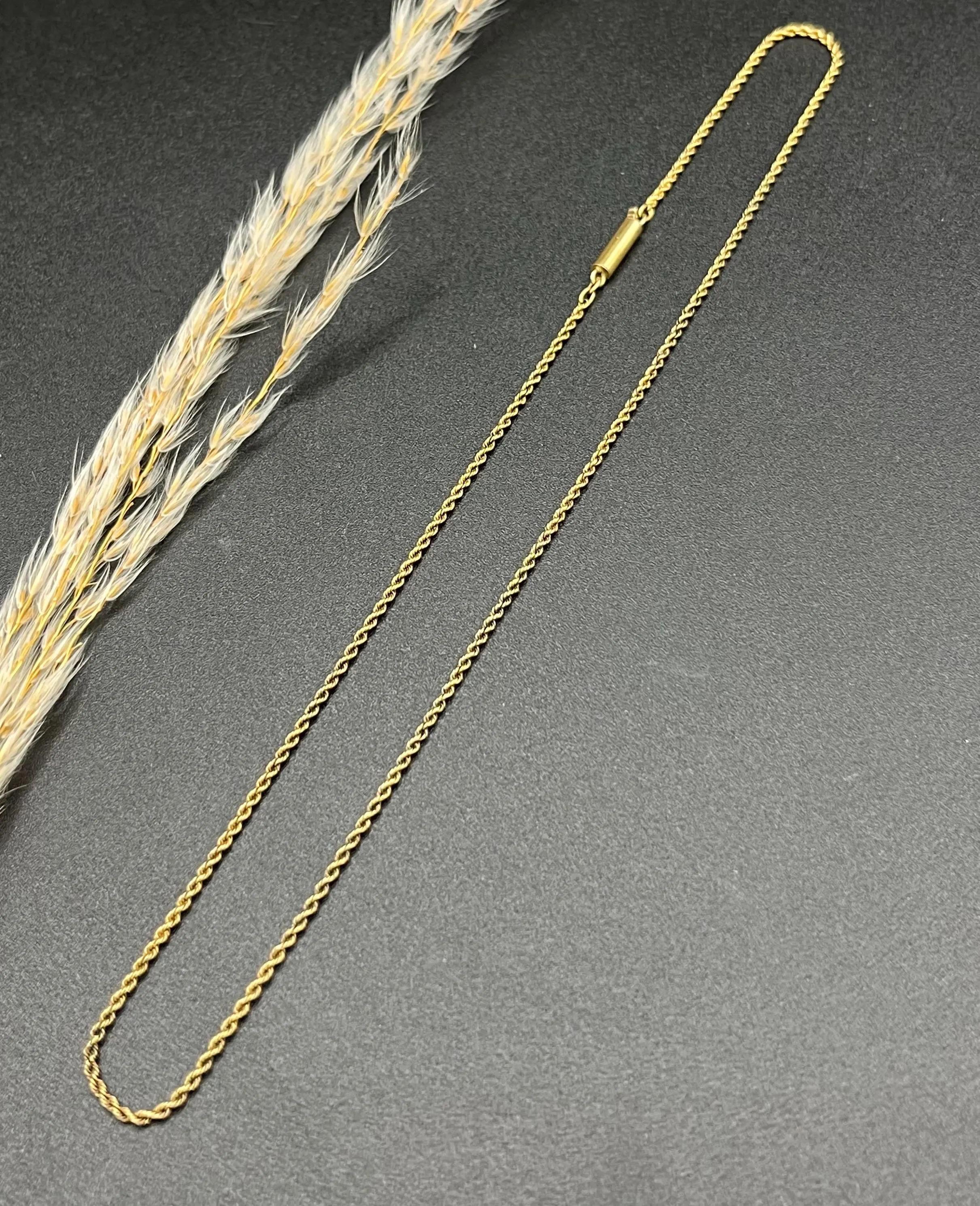 Antique 15ct Yellow Gold 15 Inch, Solid Rope Chain with Barrel and Torpedo Clasp For Sale 4