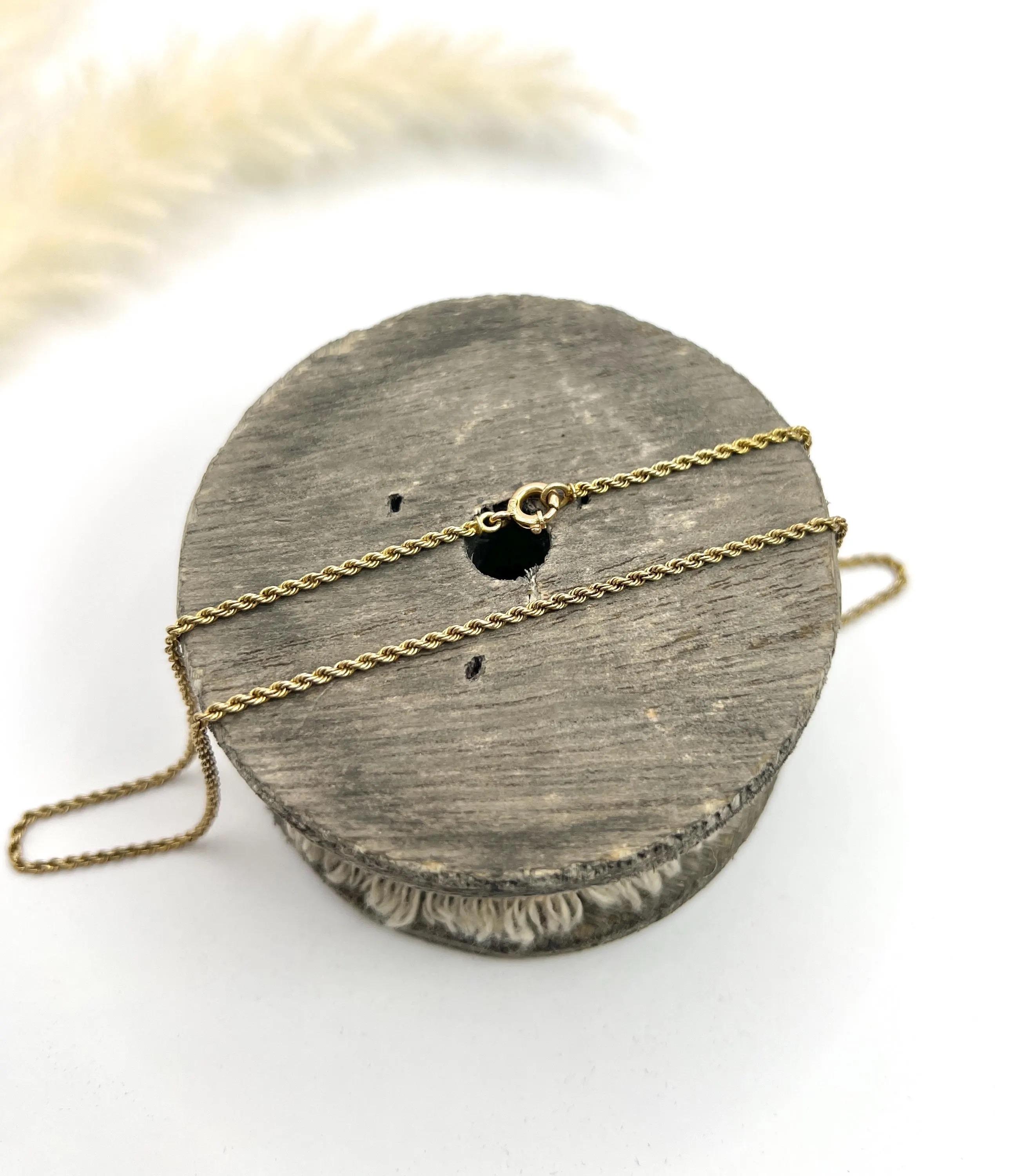 Antique 15ct Yellow Gold, 1920s 15 Inch Solid Rope Link Chain with Bolt Clasp (Chaîne à maillons en corde solide avec fermoir à boulon) en vente 3