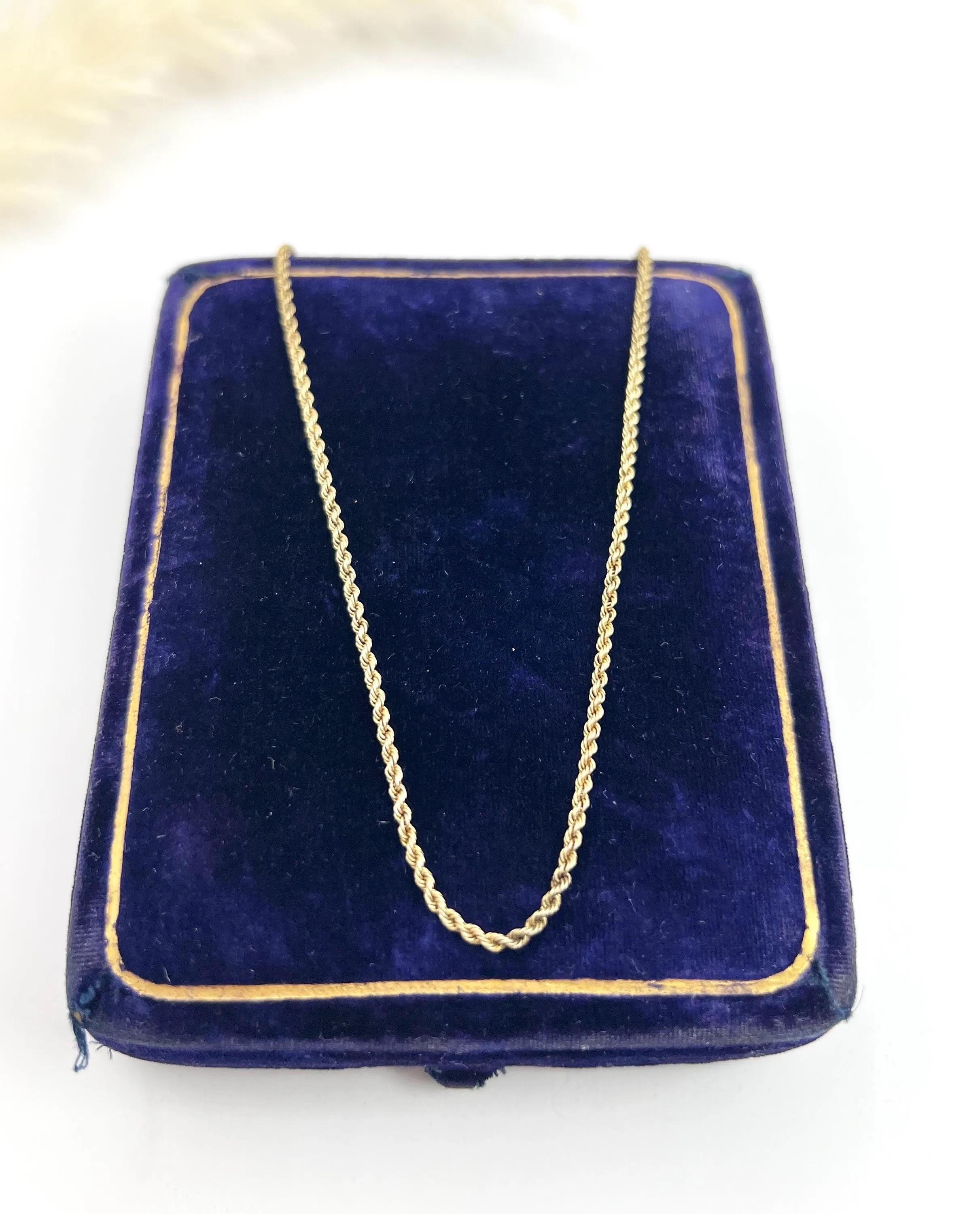 Antique 15ct Yellow Gold, 1920s 15 Inch Solid Rope Link Chain with Bolt Clasp (Chaîne à maillons en corde solide avec fermoir à boulon) en vente 4