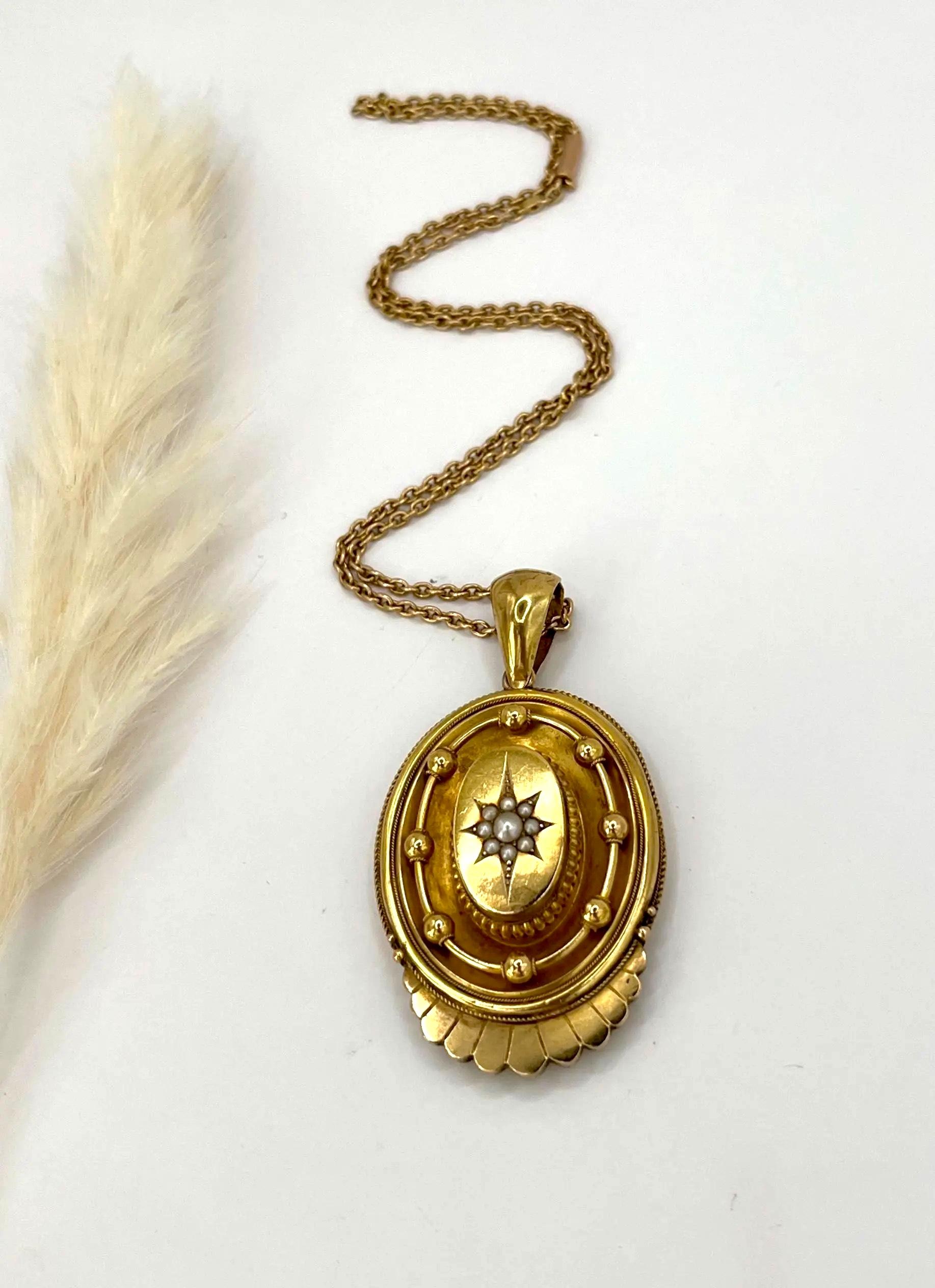 Victorien Pendentif victorien orné de perles de rocaille et d'or jaune 15ct, Circa 1880 en vente
