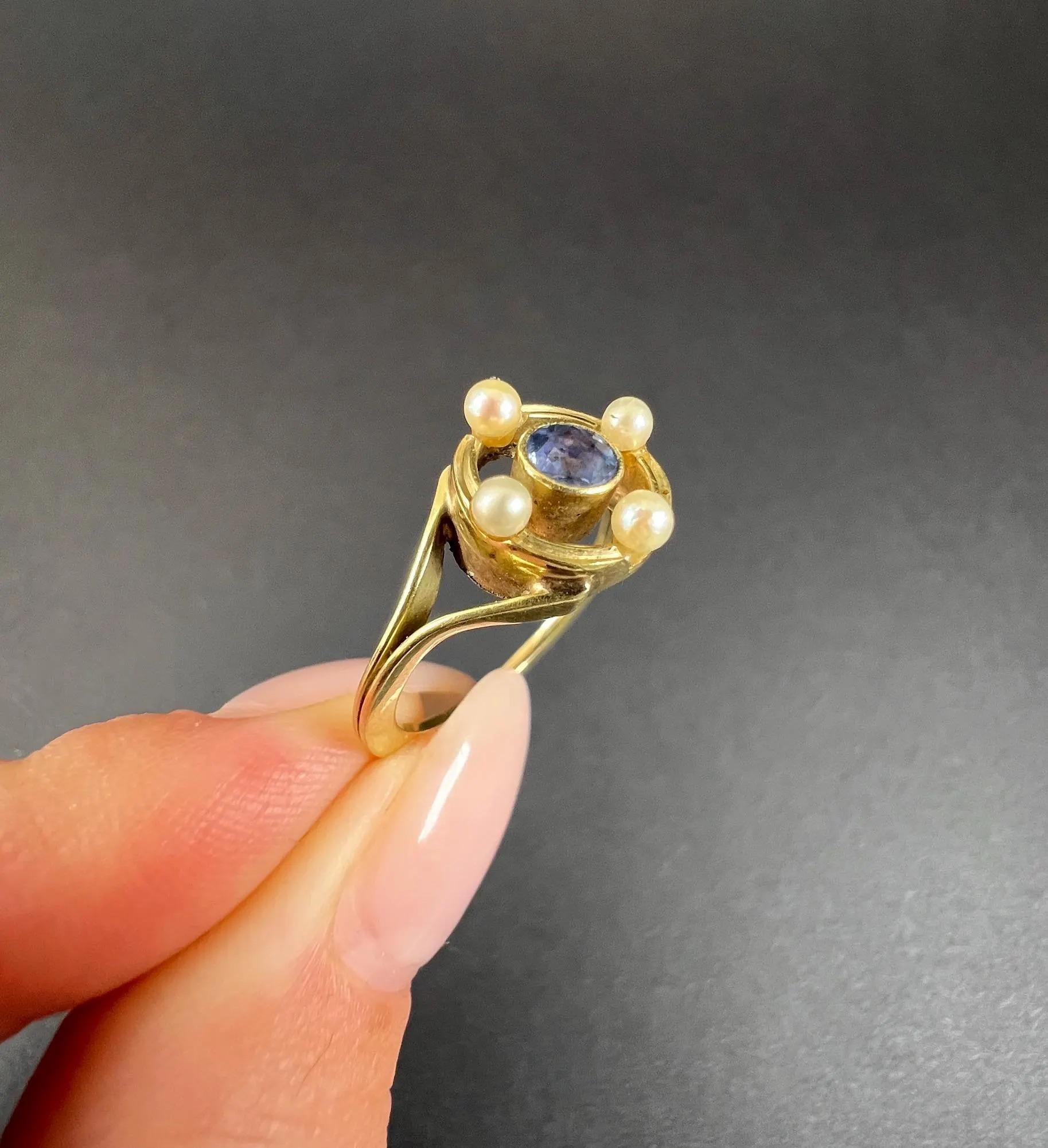 Women's or Men's Antique 15ct Yellow Gold, Art Nouveau Sapphire and Pearl Target Ring For Sale
