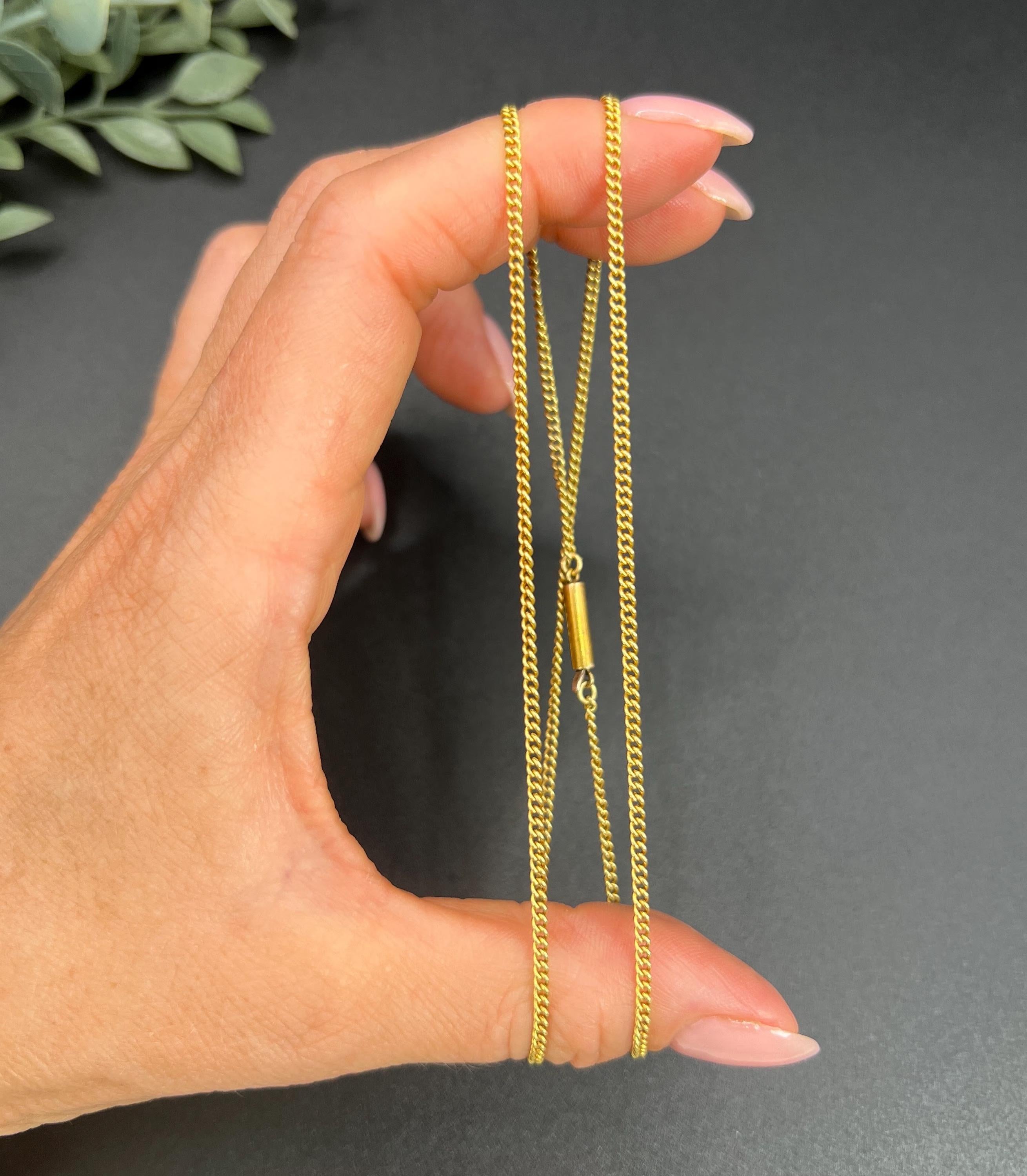 Women's or Men's Antique 15ct Yellow Gold, Edwardian 20 Inch Fine Curb Chain with Barrel Clasp For Sale