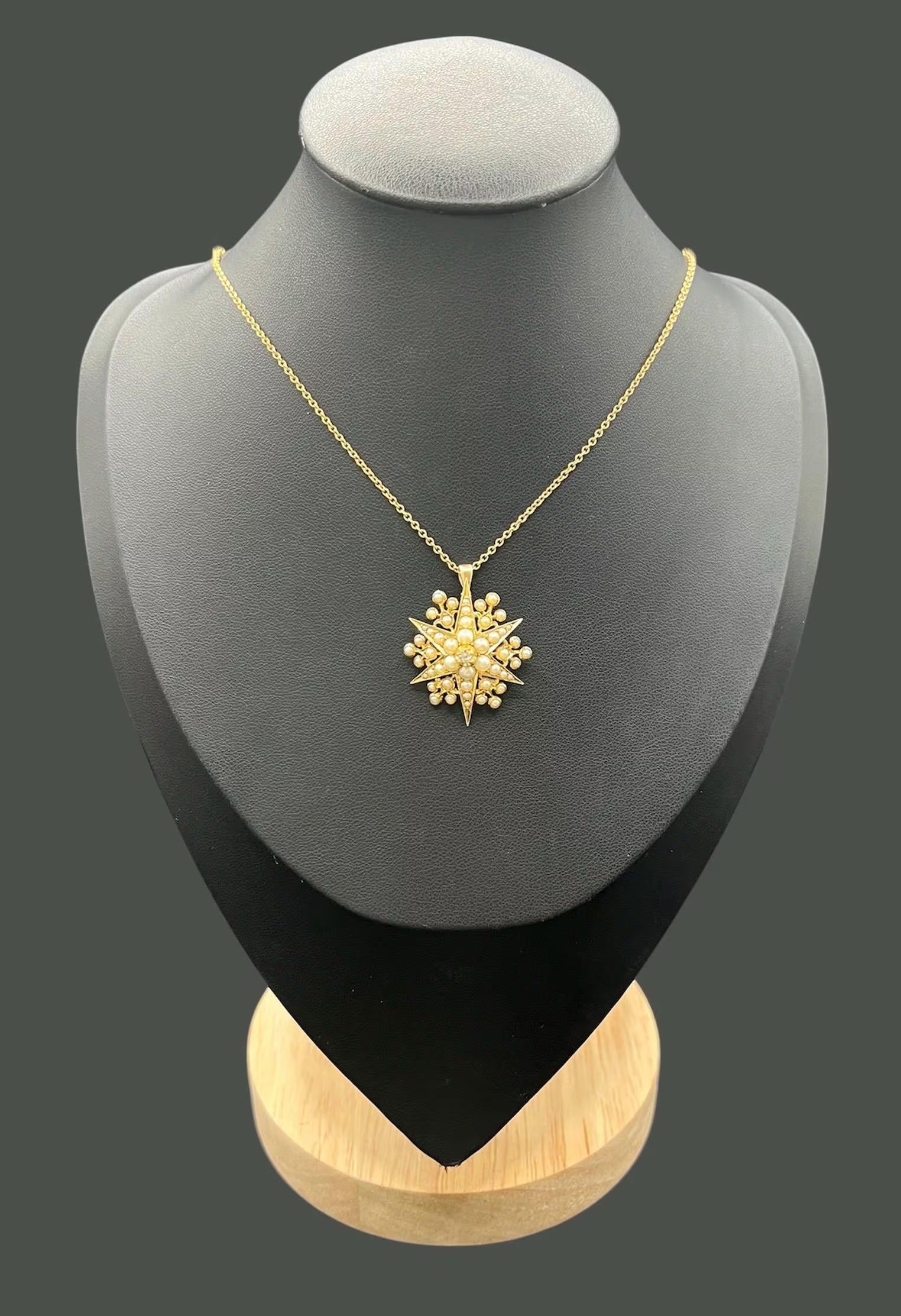 Antiguo Colgante / Broche Estrella Edwardiano de Oro Amarillo de 15 ct, Diamantes y Perlas de Siembra Eduardiano en venta