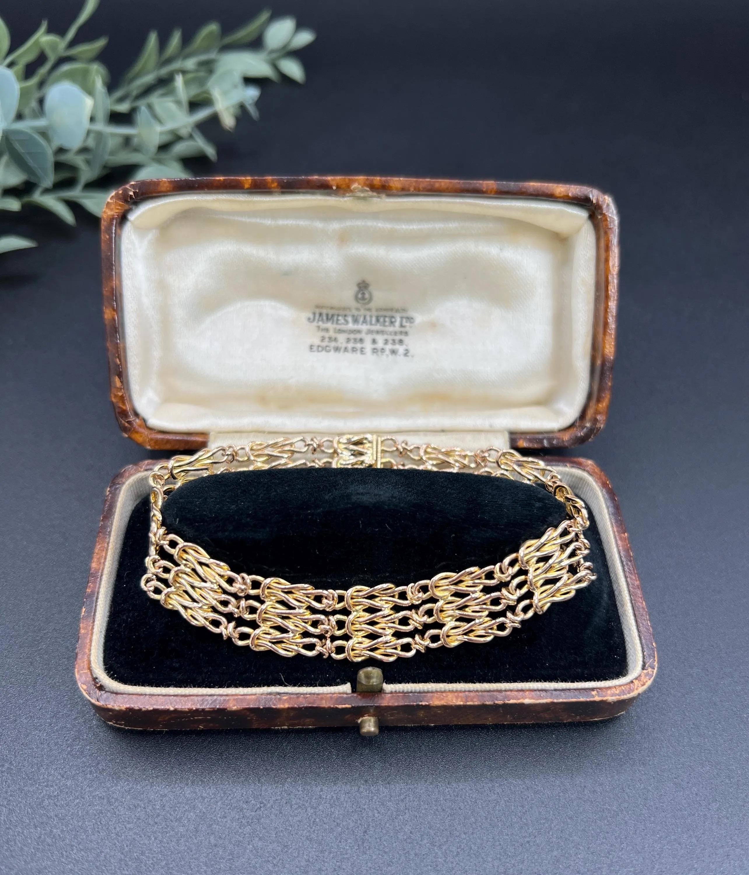 Antique 15ct Yellow Gold, Edwardian Fancy Lovers Knot Link Gate Bracelet For Sale 6
