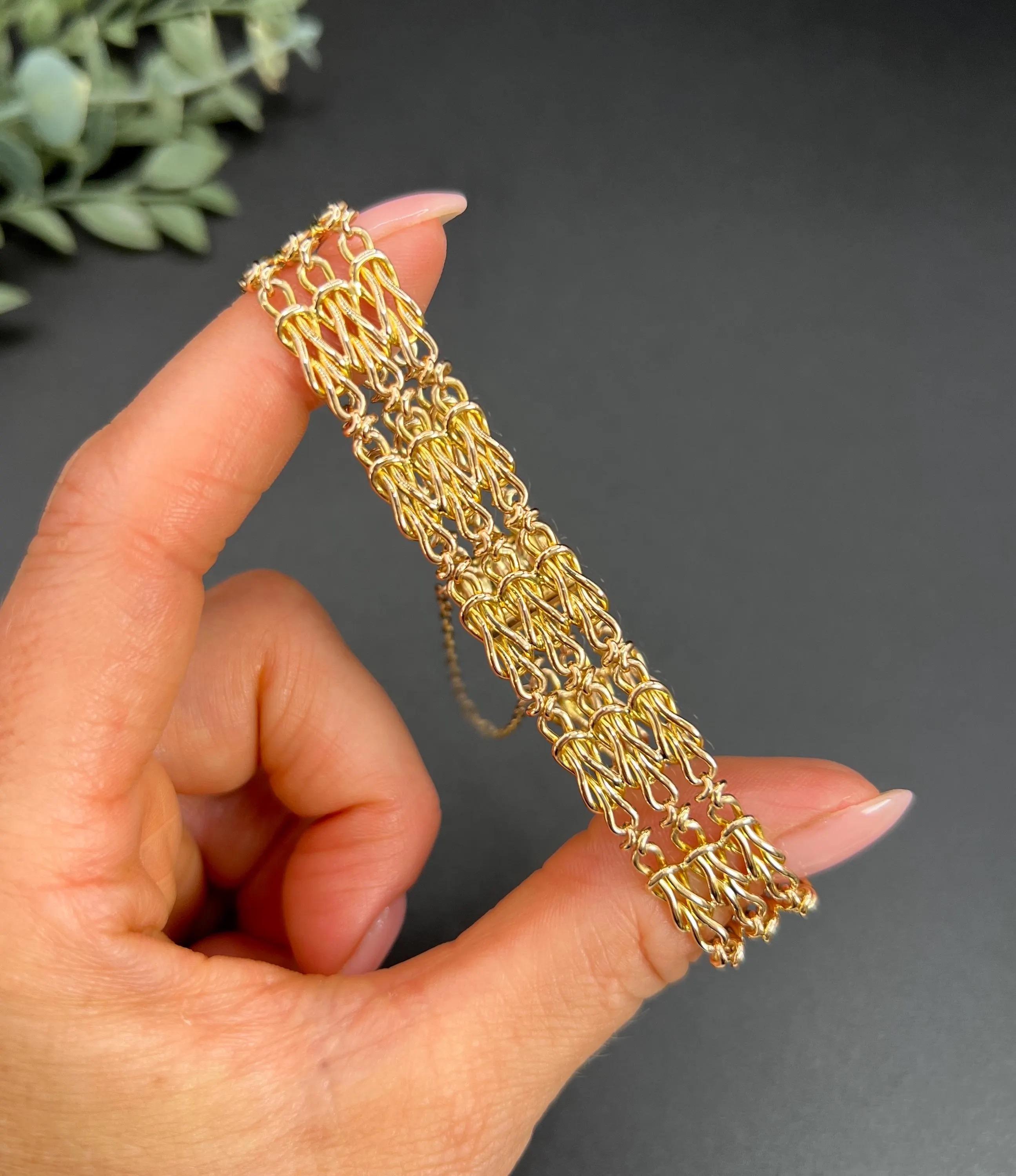 Antique 15ct Yellow Gold, Edwardian Fancy Lovers Knot Link Gate Bracelet For Sale 2