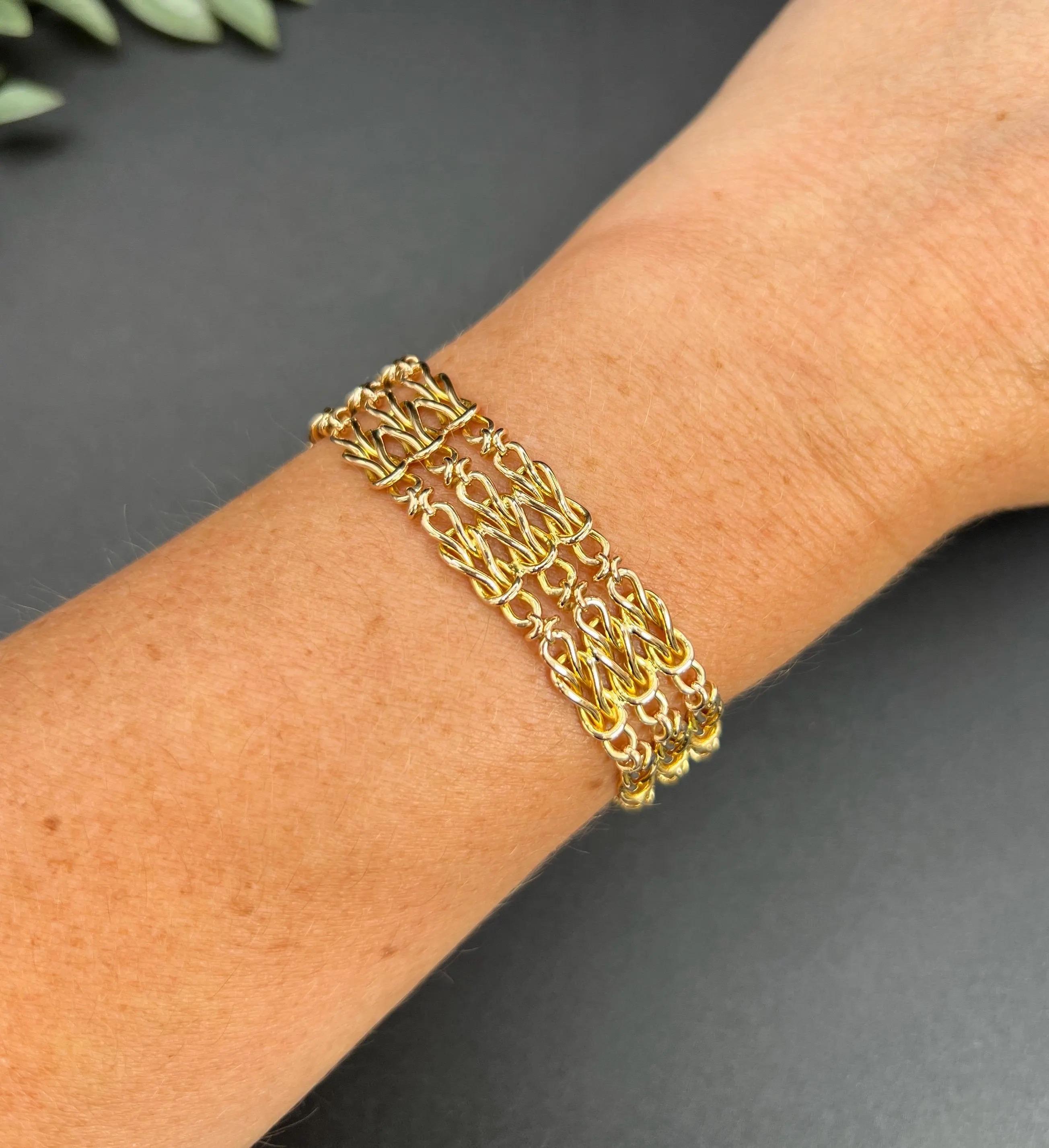 Antique 15ct Yellow Gold, Edwardian Fancy Lovers Knot Link Gate Bracelet For Sale 5