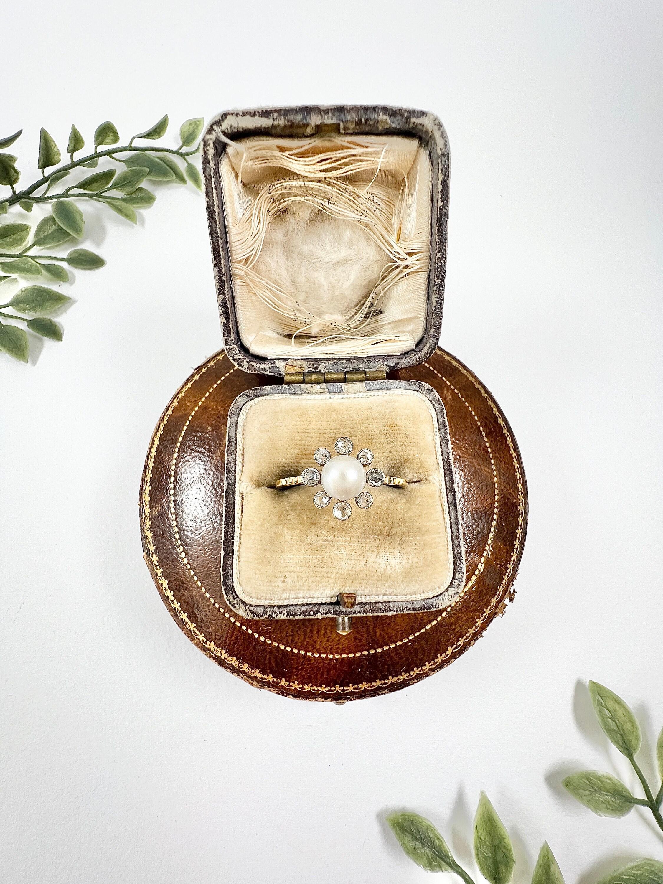 Antique 15ct Yellow Gold, Edwardian Pearl & Diamond Daisy Cluster Ring For Sale 1