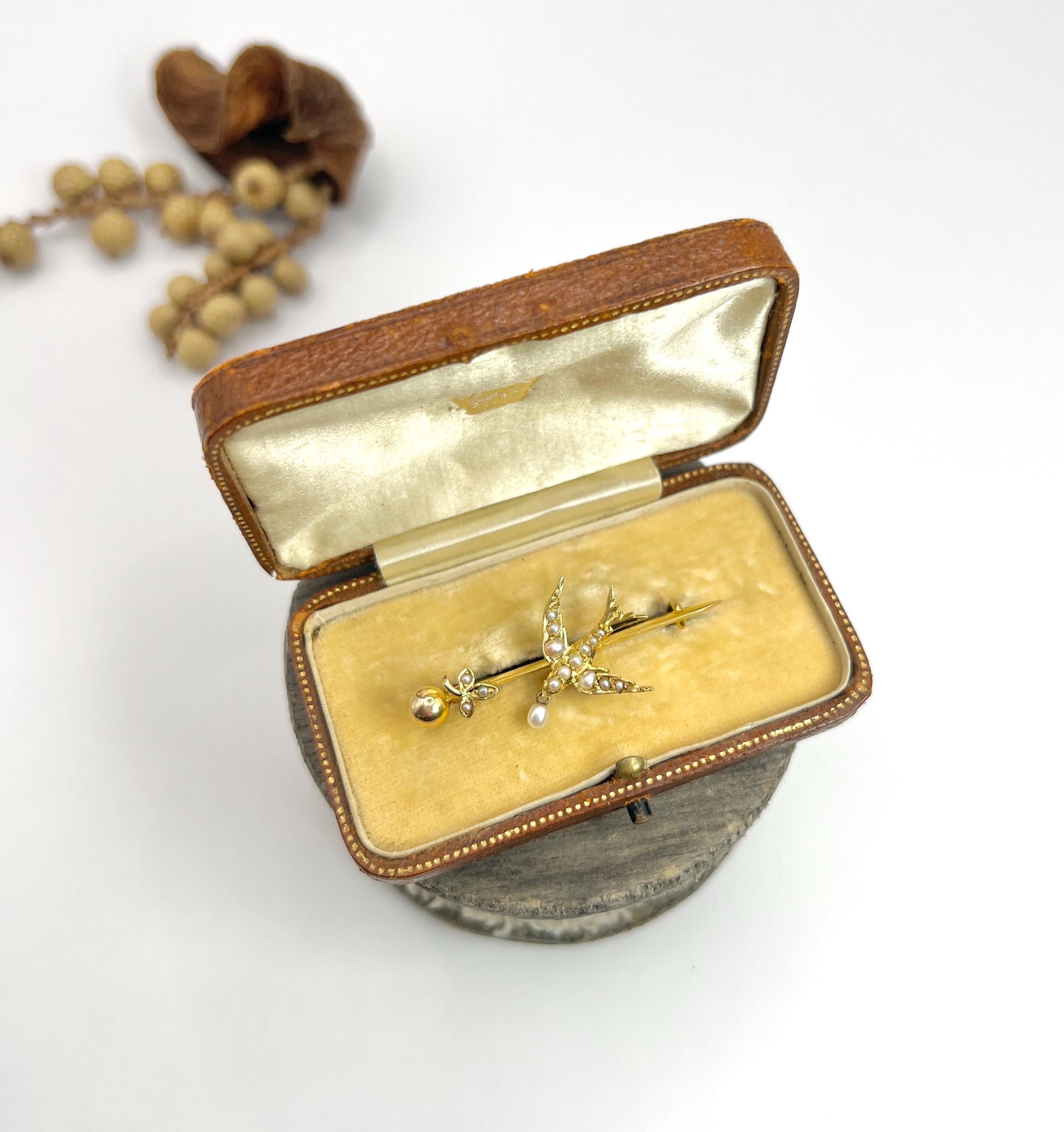 Women's or Men's Antique 15ct Yellow Gold, Edwardian Pearl Swallow Brooch