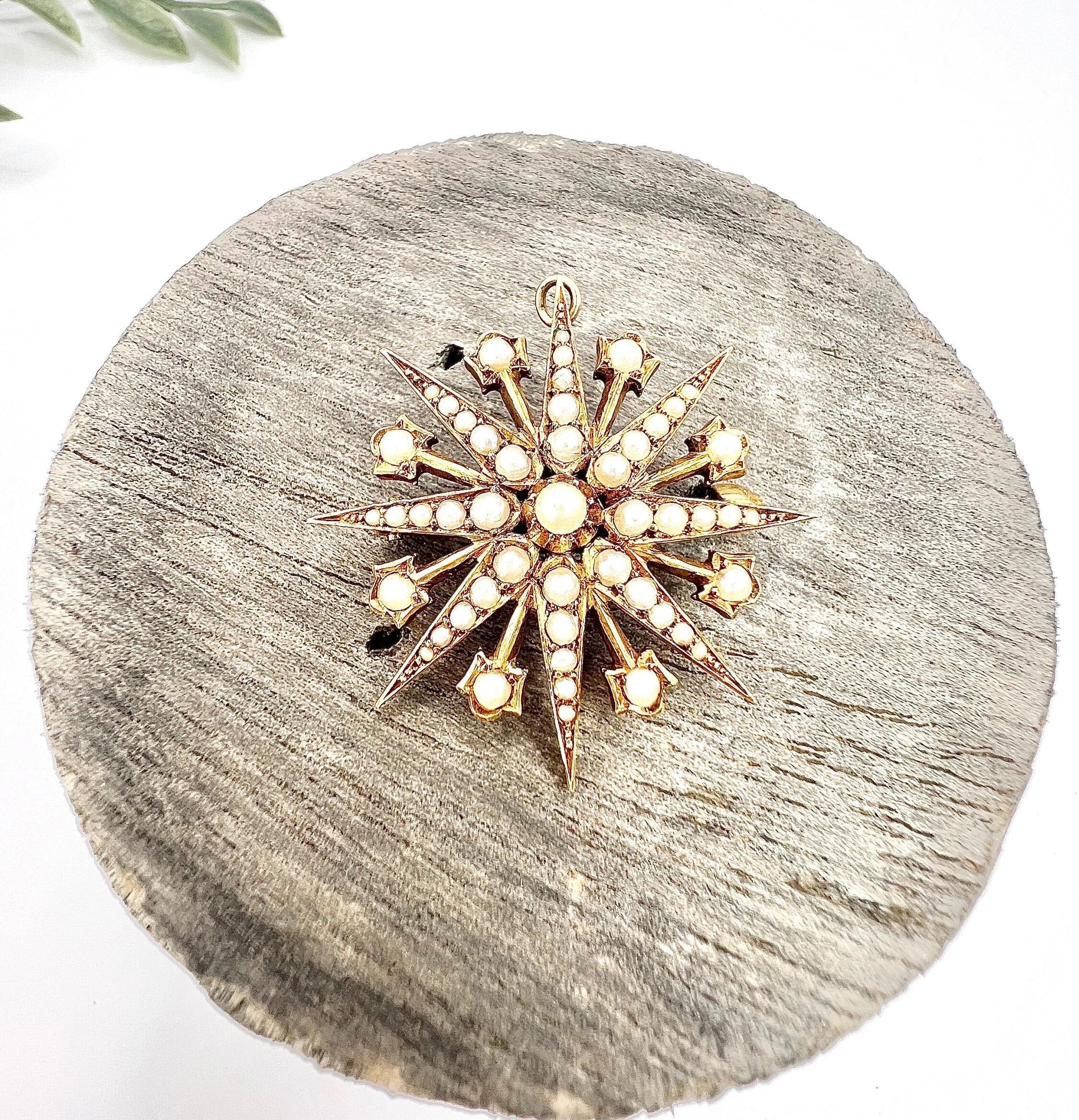 Antique 15ct Yellow Gold, Edwardian Seed Pearl Star Pendant / Brooch For Sale 4