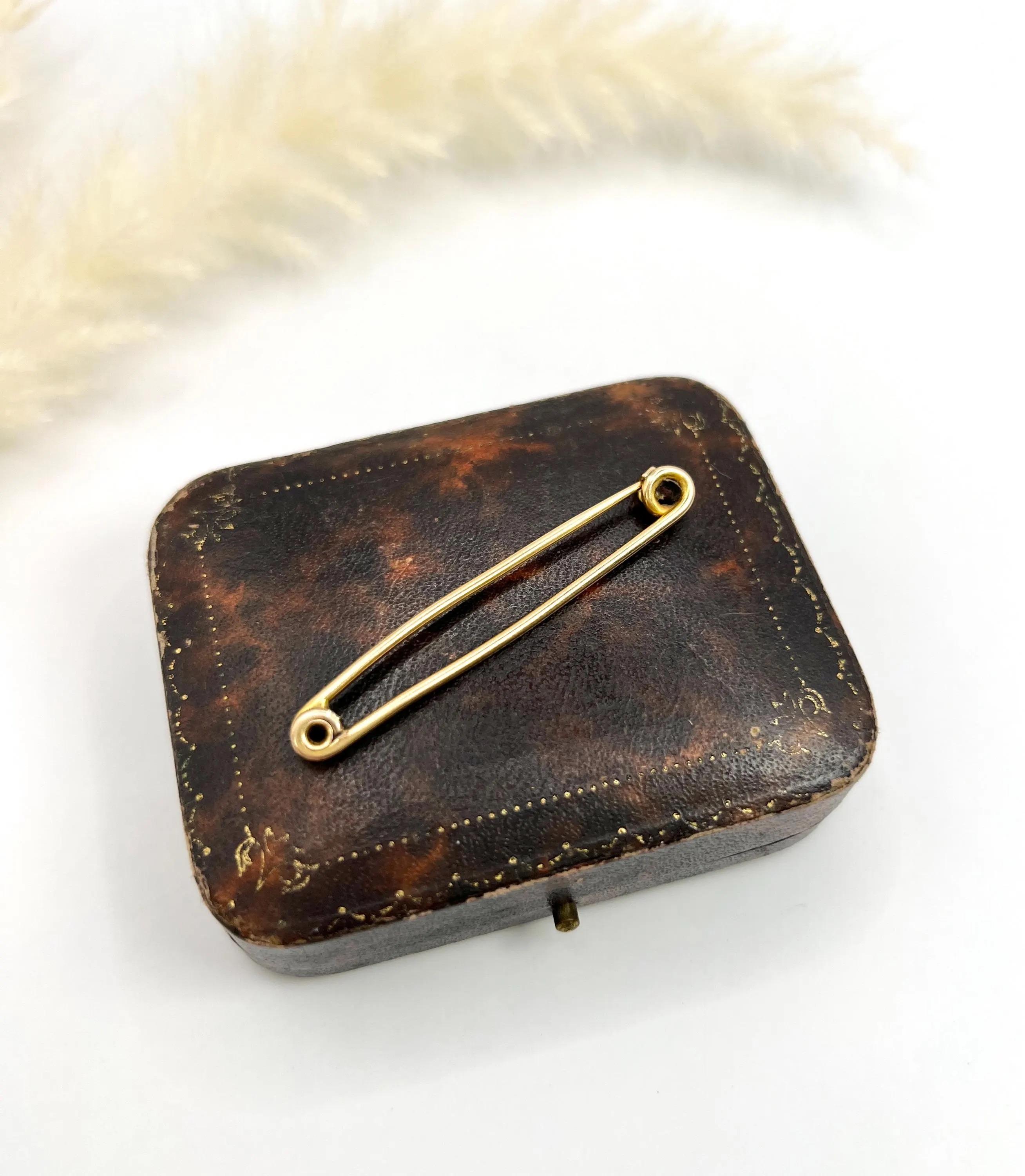 Antiguo broche de oro amarillo de 15 ct, de la época eduardiana en Bueno estado para la venta en Brighton, GB