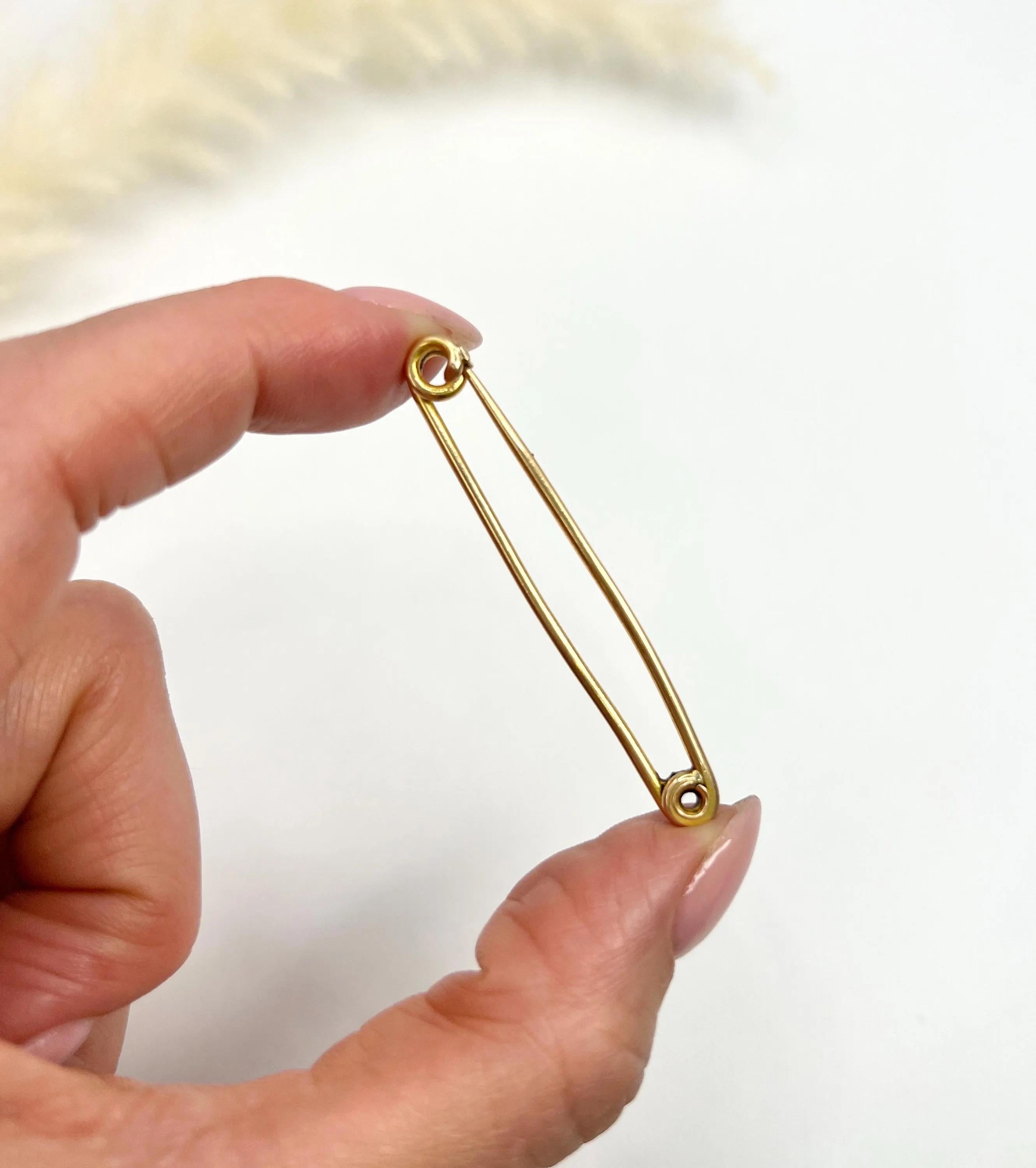 Antiguo broche de oro amarillo de 15 ct, de la época eduardiana en venta 1