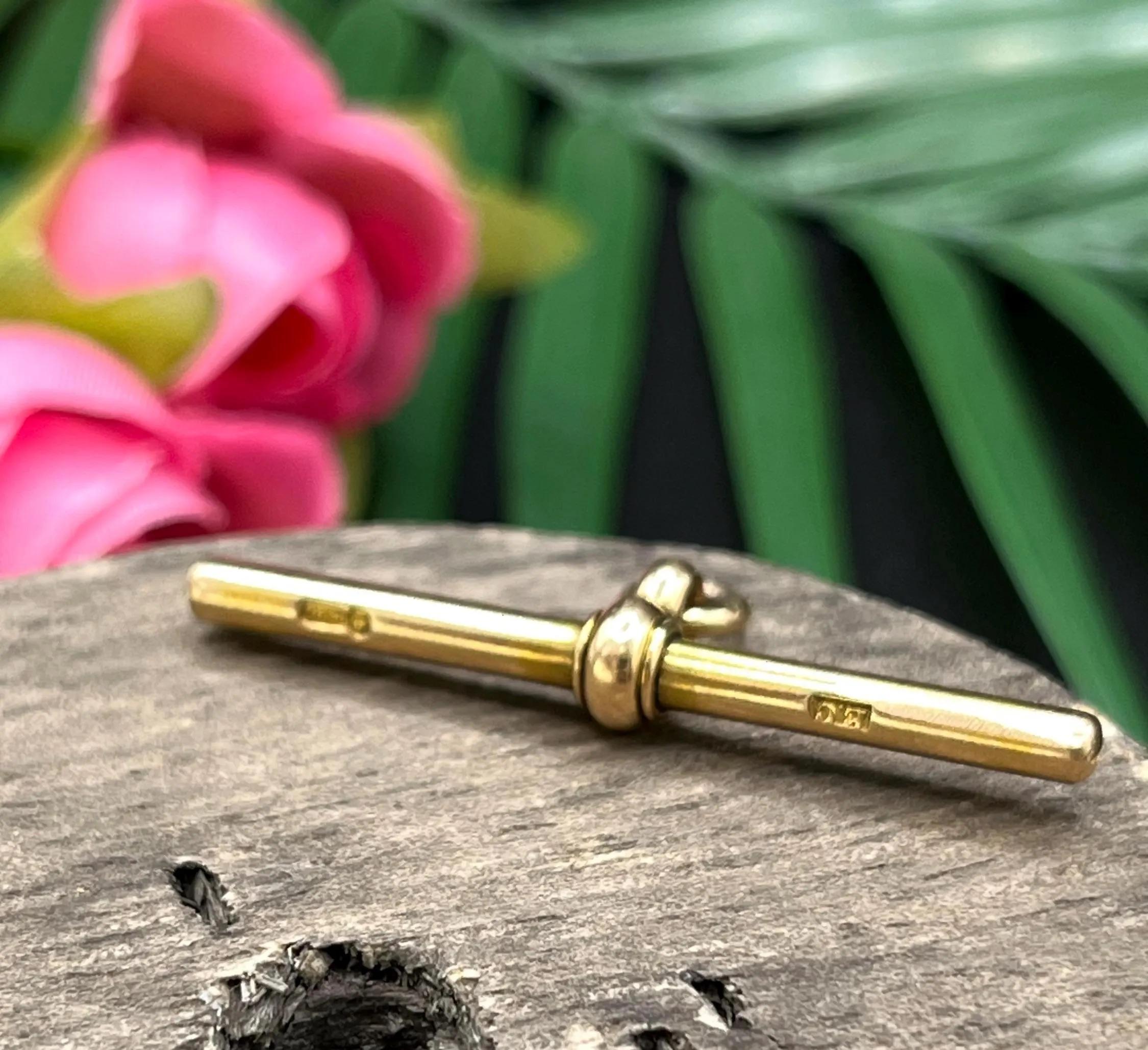 Porte-bonheur en or jaune 15ct Edwardien Circa 1910 Bon état - En vente à Brighton, GB