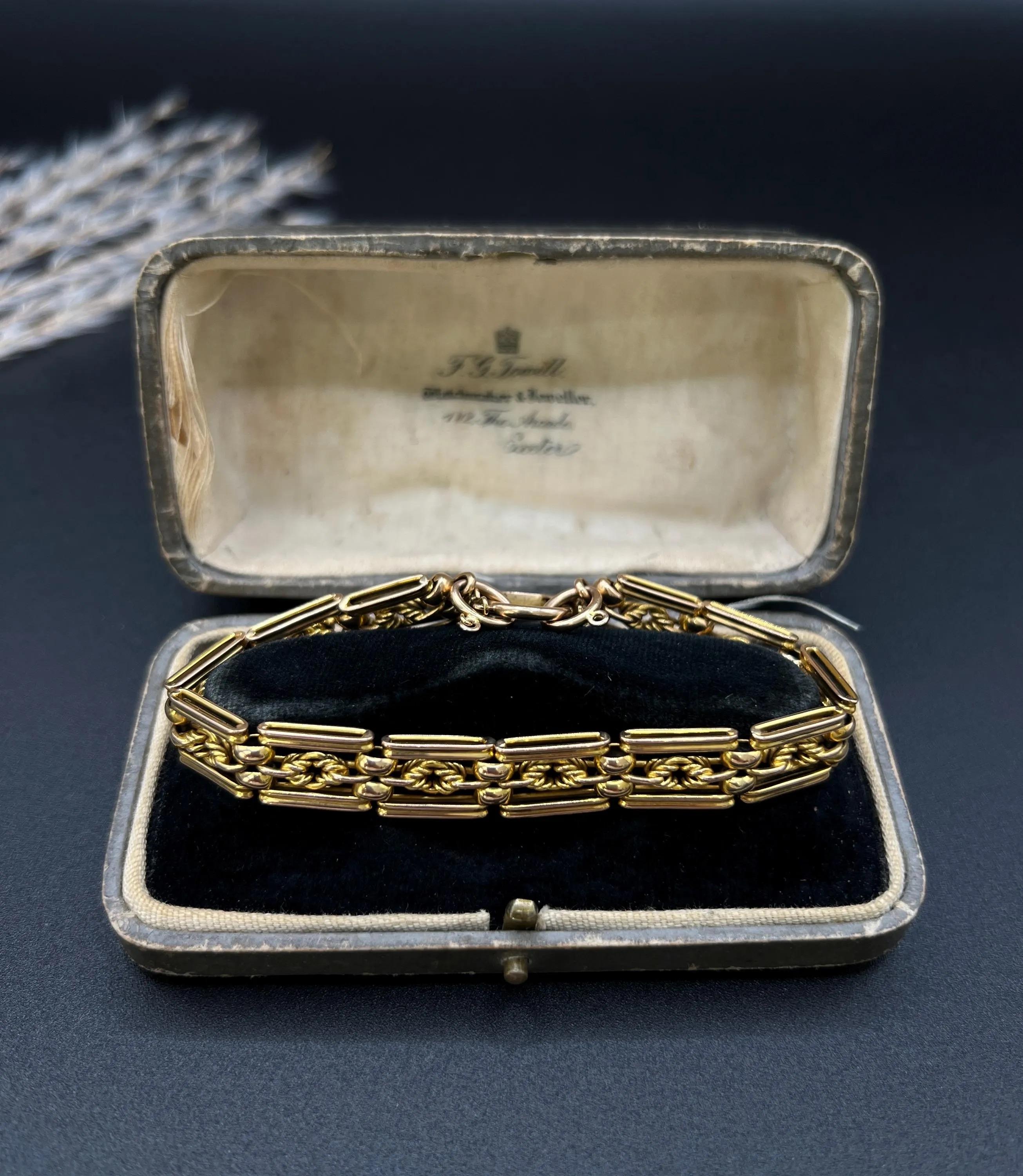 Bracelet ancien en or jaune 15ct : Cadenas Edwardian Lovers Knot Heart Padlock en vente 5