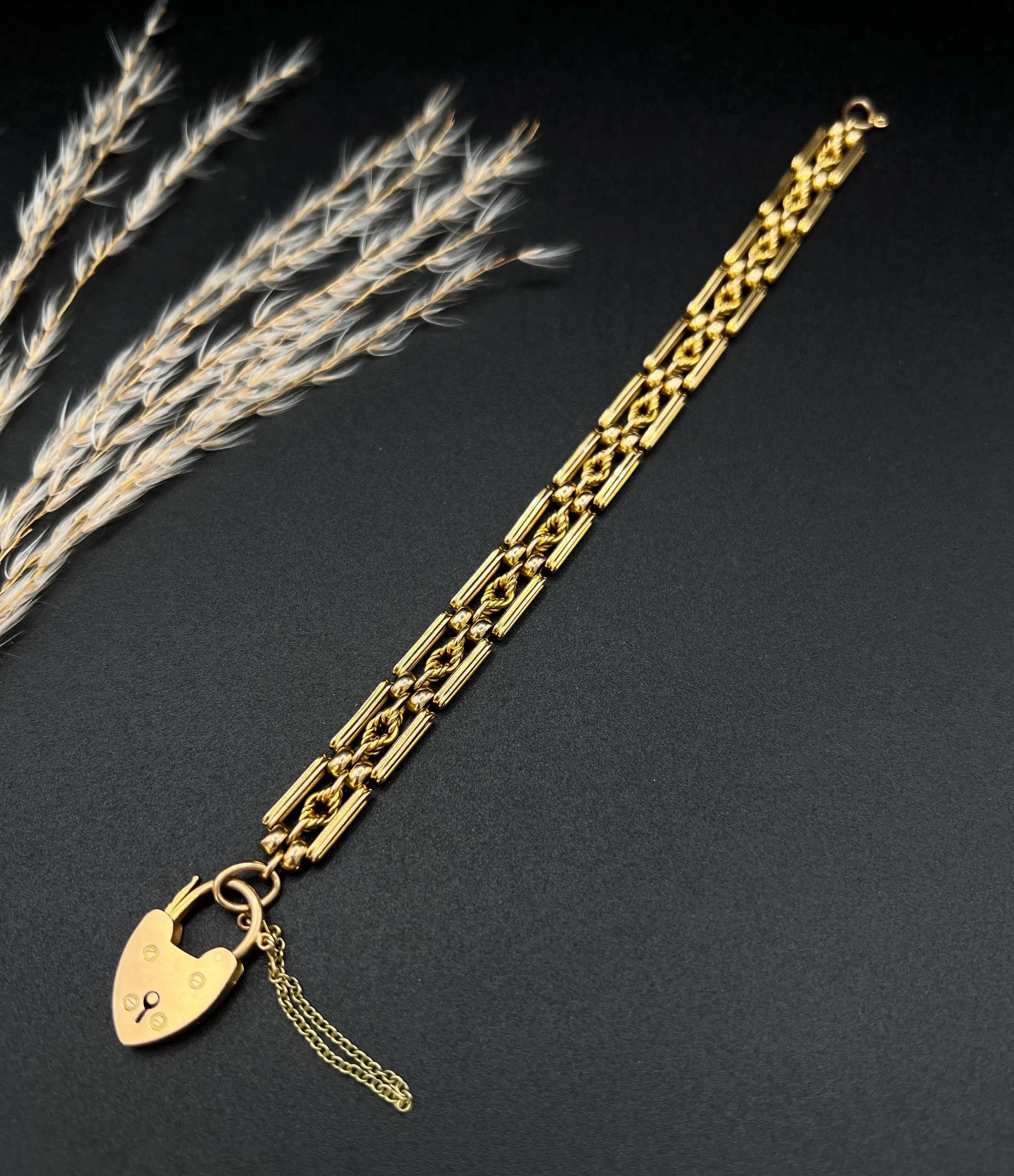 Bracelet ancien en or jaune 15ct : Cadenas Edwardian Lovers Knot Heart Padlock en vente 6