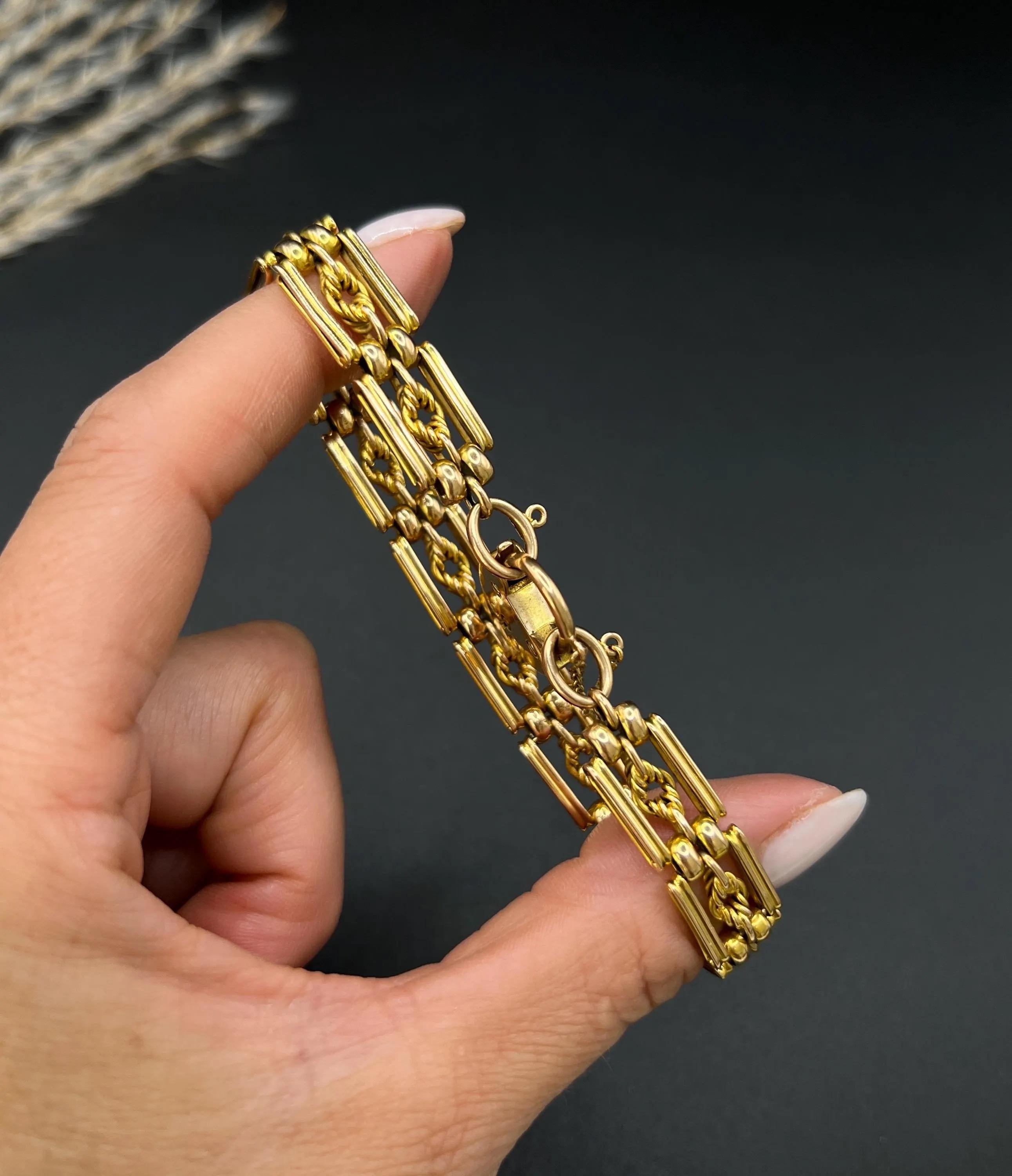 Bracelet ancien en or jaune 15ct : Cadenas Edwardian Lovers Knot Heart Padlock Bon état - En vente à Brighton, GB