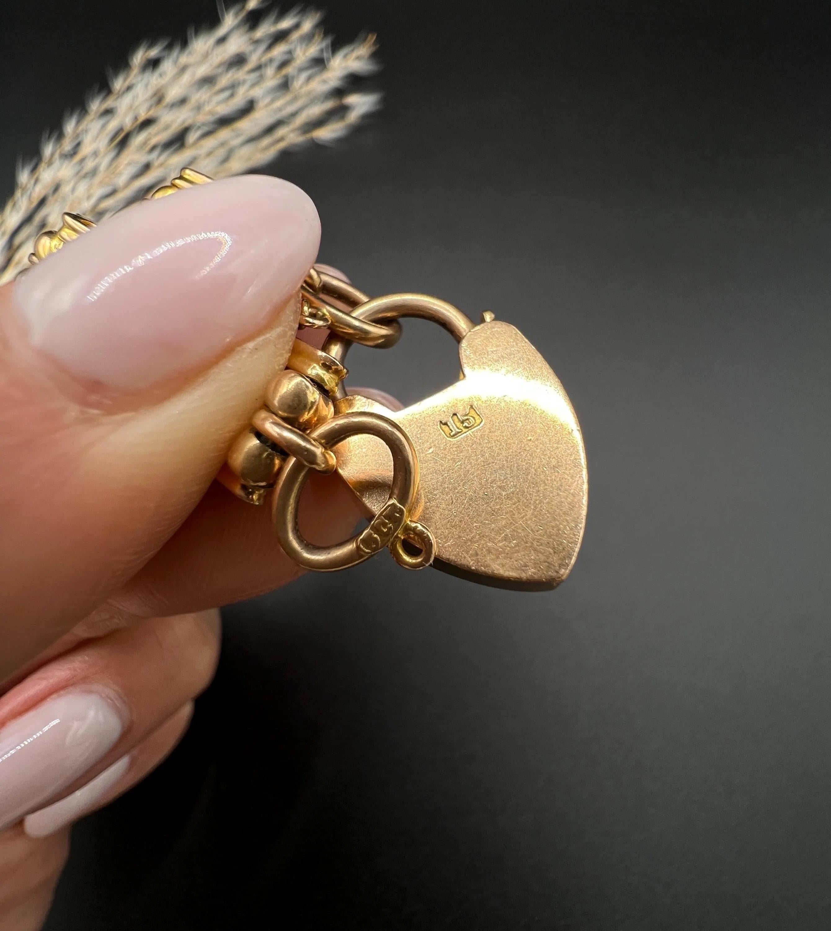 Bracelet ancien en or jaune 15ct : Cadenas Edwardian Lovers Knot Heart Padlock en vente 2