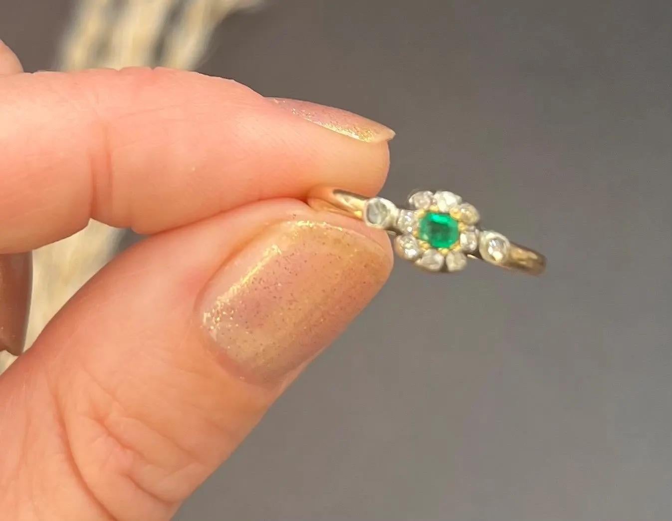 Rough Cut Antique 15ct Yellow Gold, Georgian Emerald & Diamond Cluster Ring, Circa 1840 For Sale