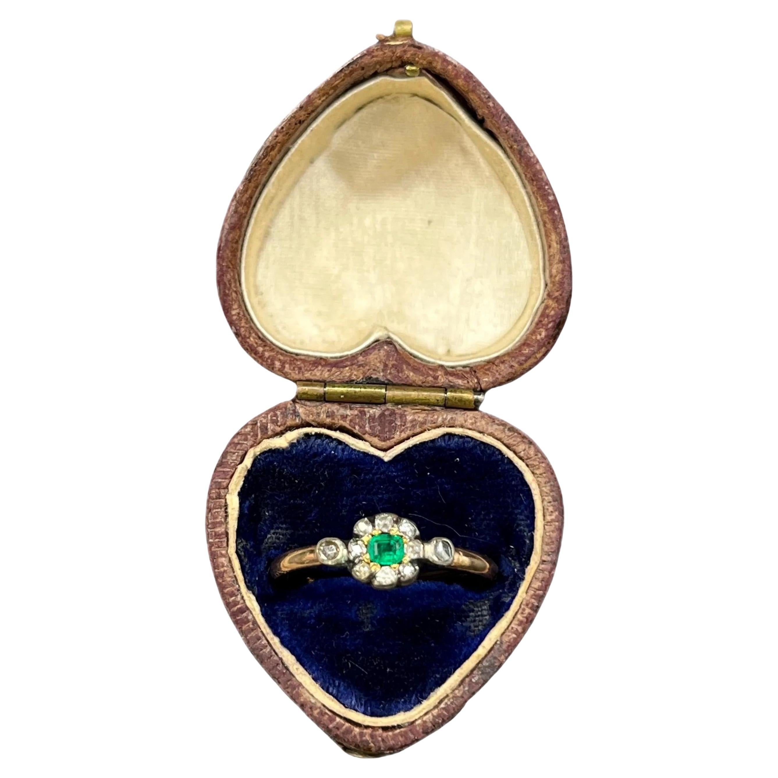 Antique 15ct Yellow Gold, Georgian Emerald & Diamond Cluster Ring, Circa 1840 For Sale