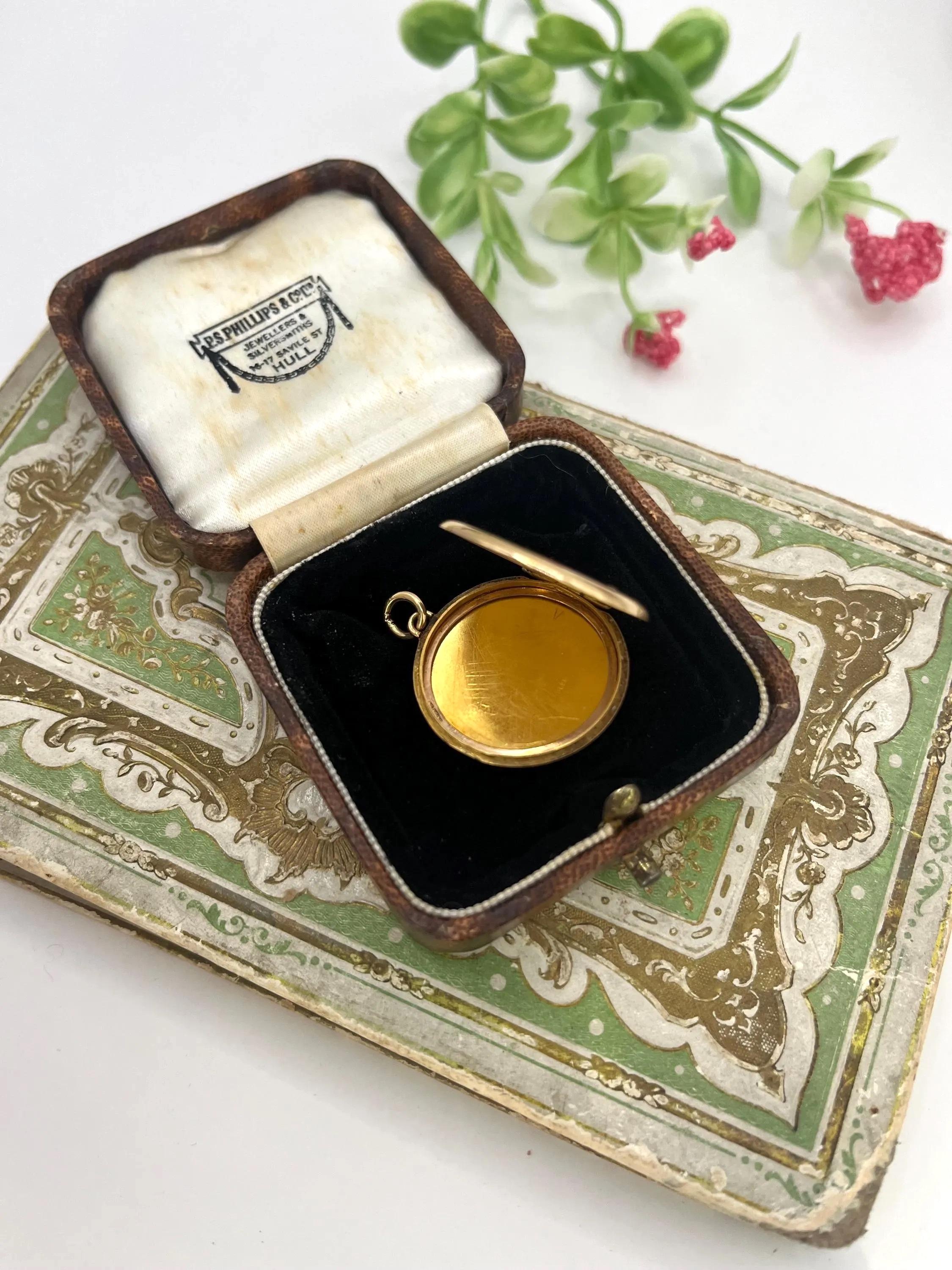Antique médaillon rond en or jaune 15ct, Birmingham Hallmarked 1914 Unisexe en vente