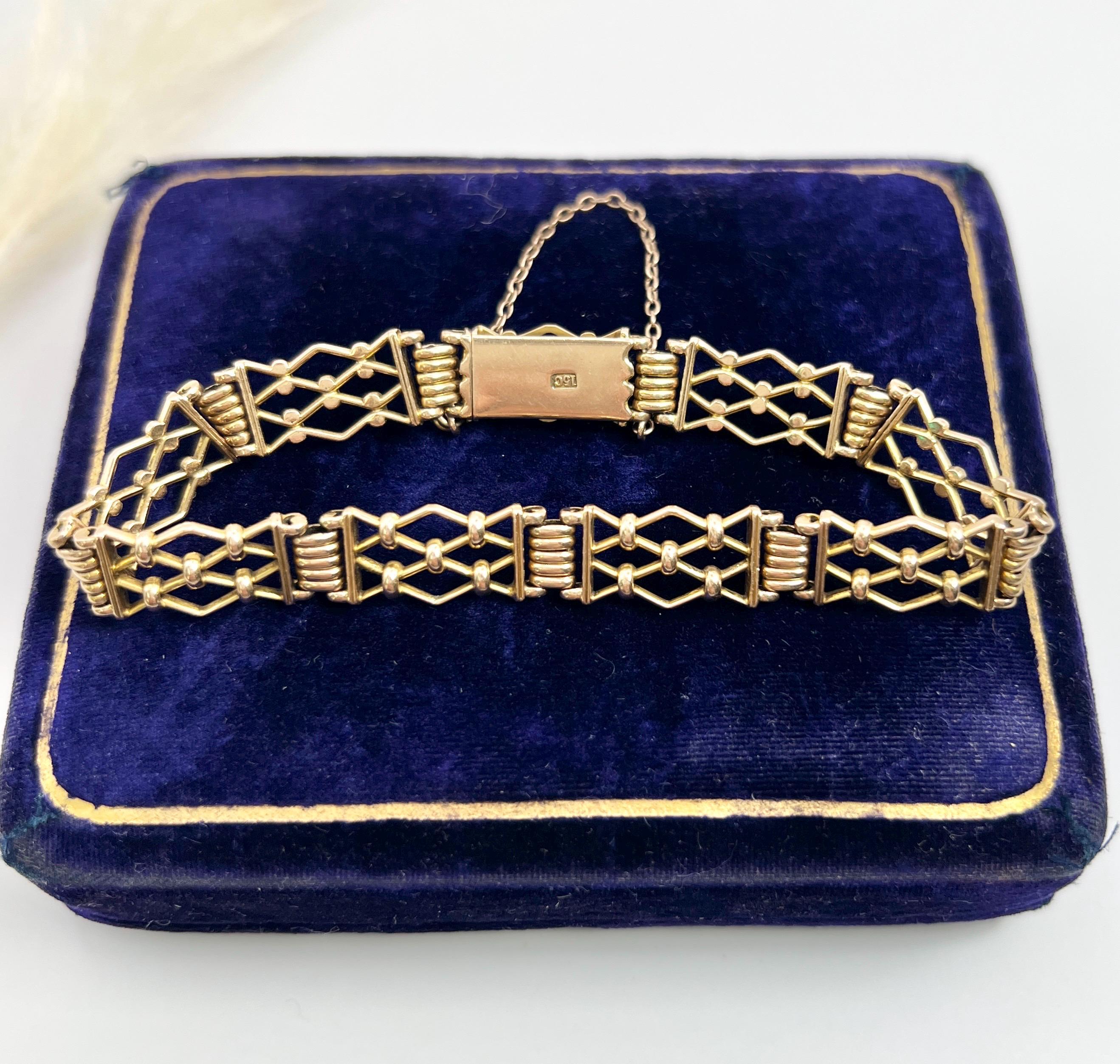 Bracciale antico in oro giallo 15ct con timbro, anni '20, A Link Gate In condizioni buone a Brighton, GB