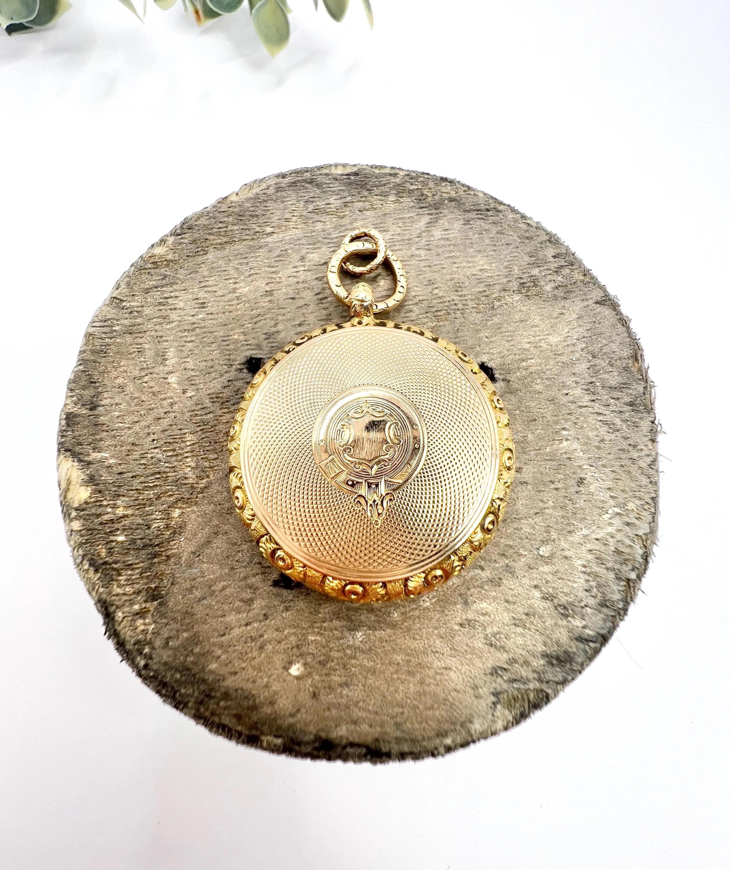 Antique 15ct Yellow Gold Stamped, Early Victorian Round Pocket Watch Locket For Sale 7
