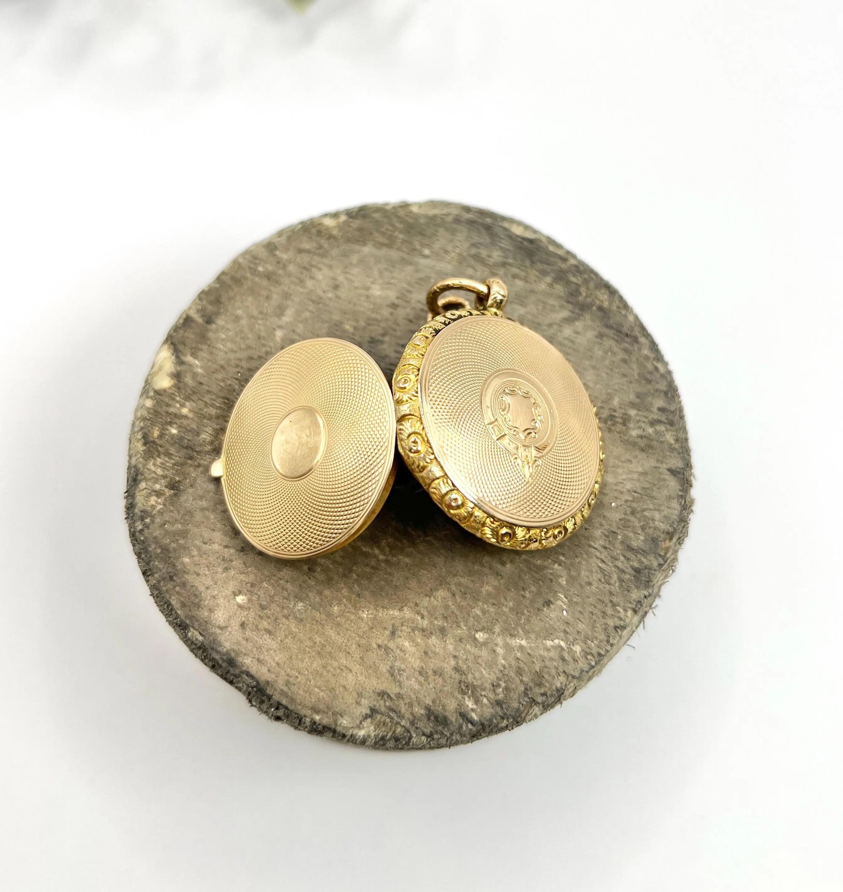 Women's or Men's Antique 15ct Yellow Gold Stamped, Early Victorian Round Pocket Watch Locket For Sale