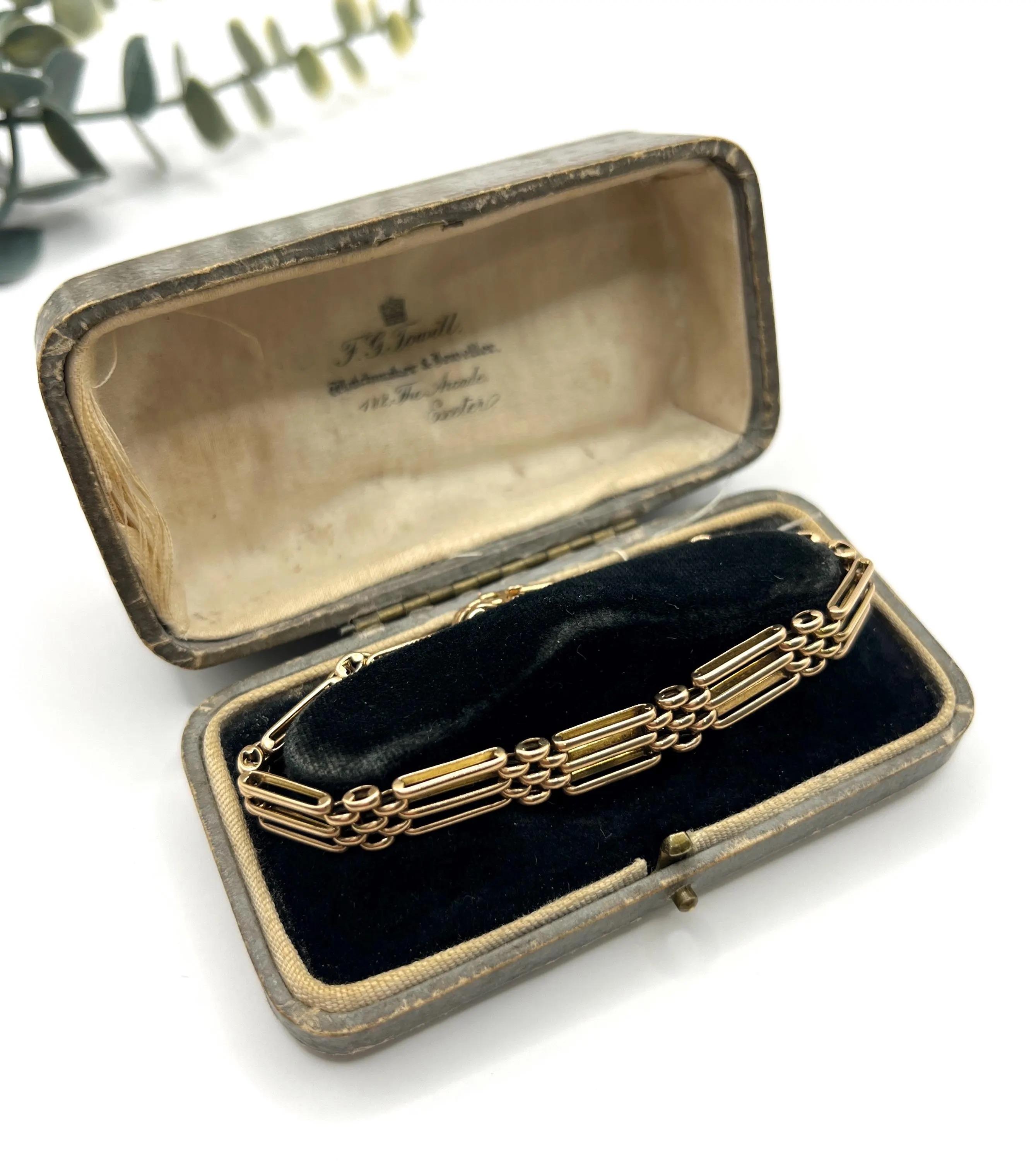 Antique 15ct Yellow Gold Stamped, Edwardian era Three Row Gate Bracelet en vente 1