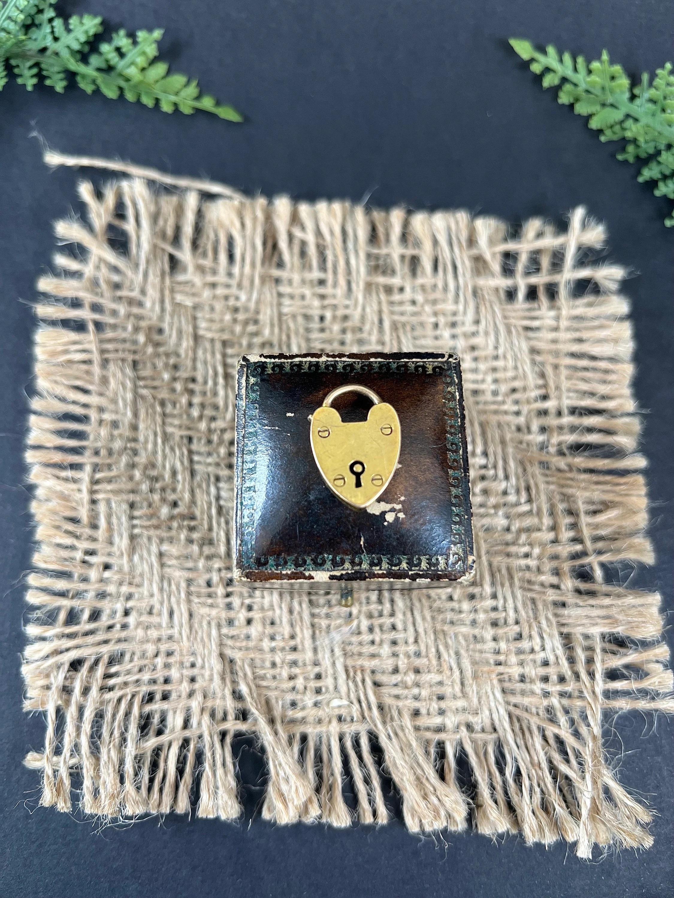 Antique 15ct Yellow Gold Stamped, Victorian Heart Padlock Pendant Charm Clasp 6