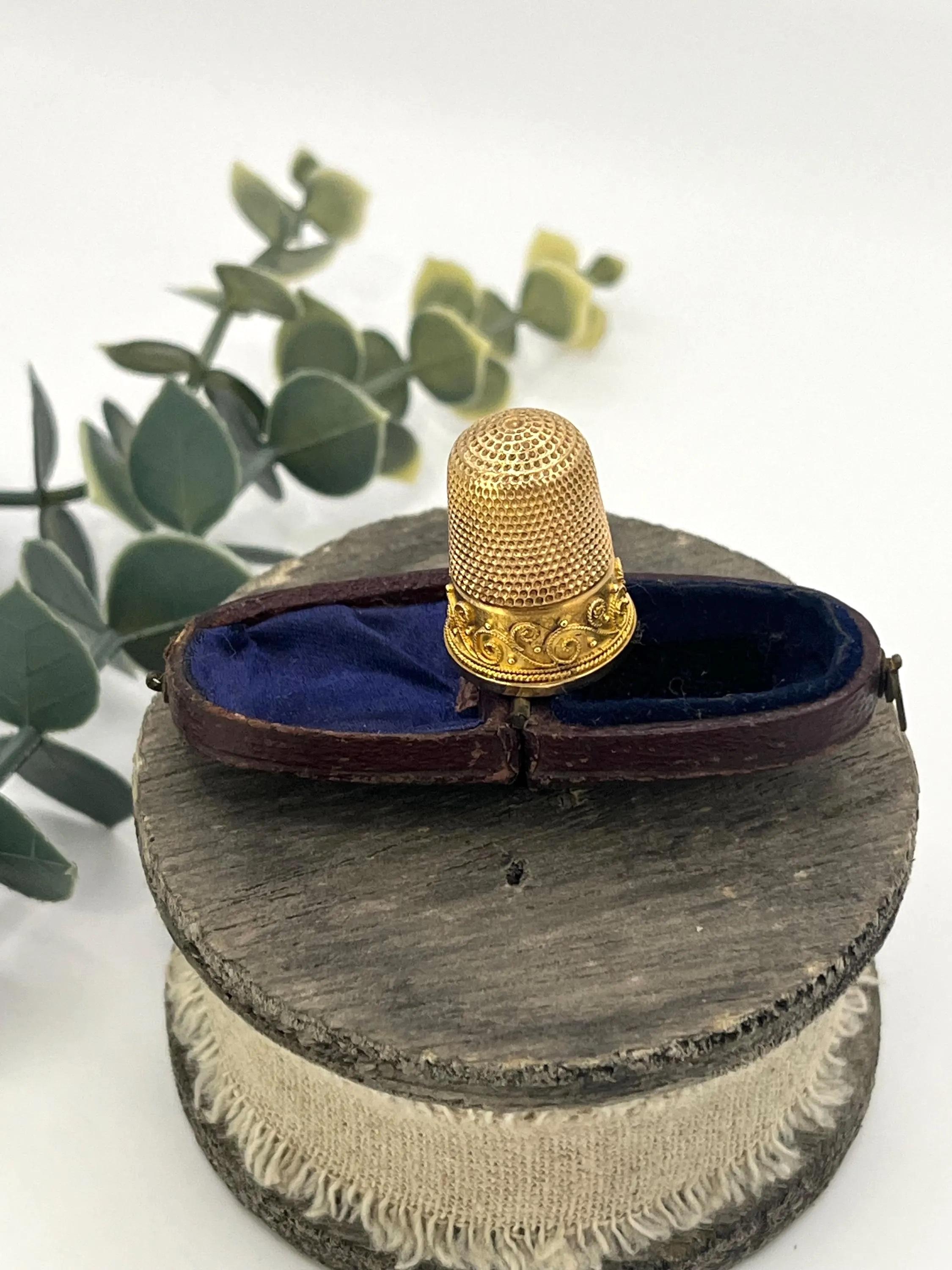 Dé à coudre ancien en or jaune 15ct Circa 1880 Bon état - En vente à Brighton, GB