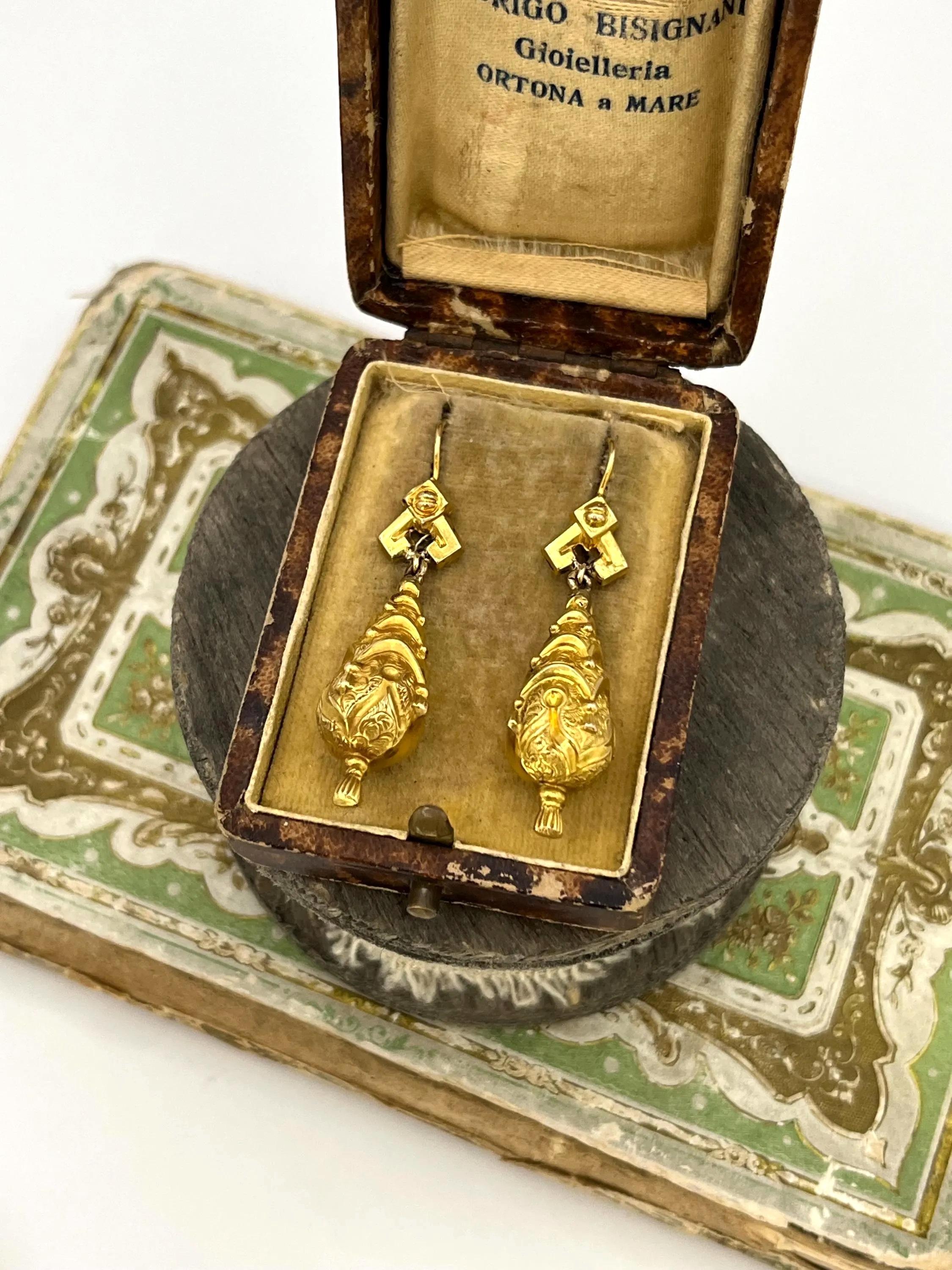 Femenino o masculino Pendientes Victorianos Antiguos de Oro Amarillo de 15 ct, Circa 1900 en venta