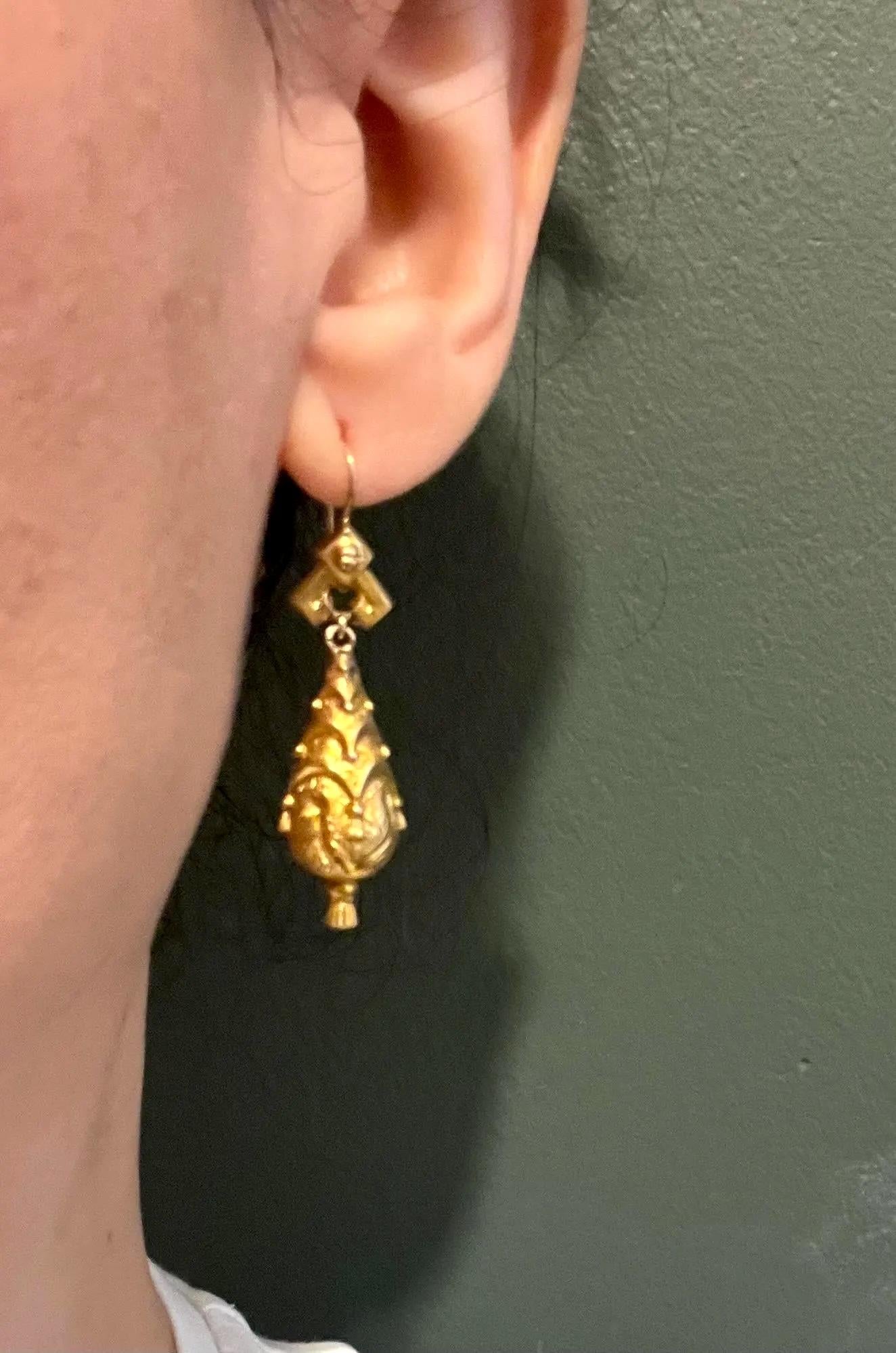 Pendientes Victorianos Antiguos de Oro Amarillo de 15 ct, Circa 1900 en venta 2