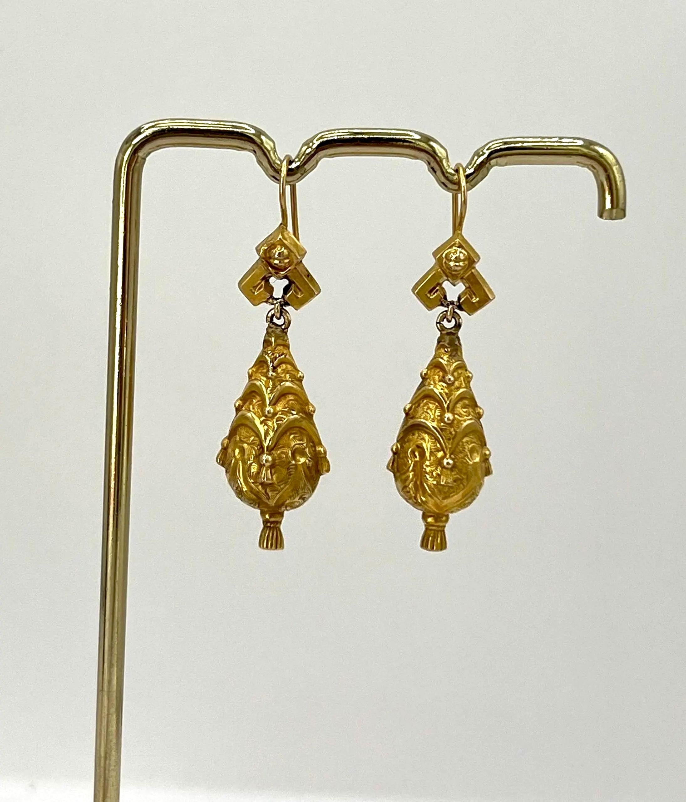 Pendientes Victorianos Antiguos de Oro Amarillo de 15 ct, Circa 1900 en venta 3